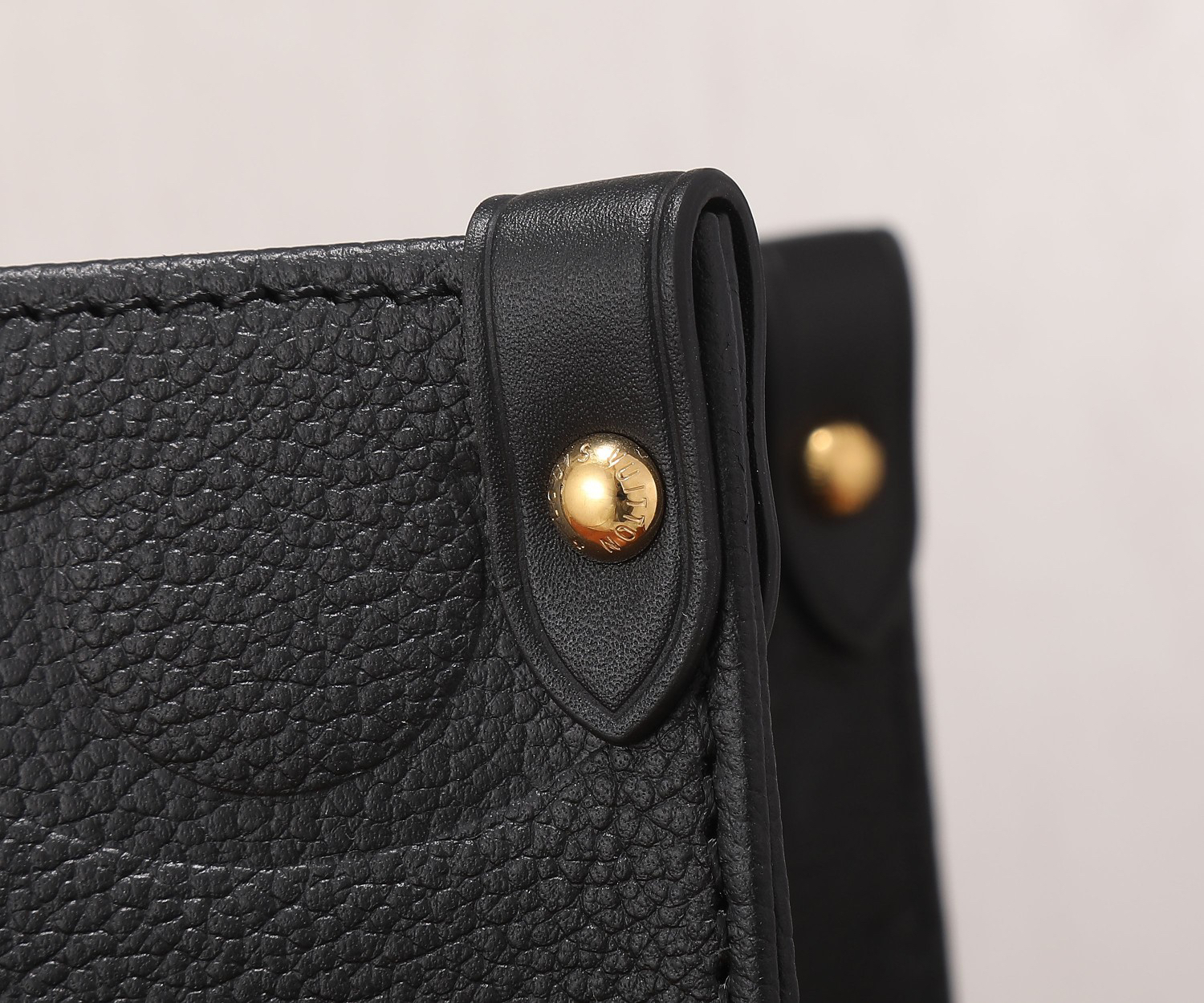 Louis Vuitton OnTheGo MM Tote - Image 4