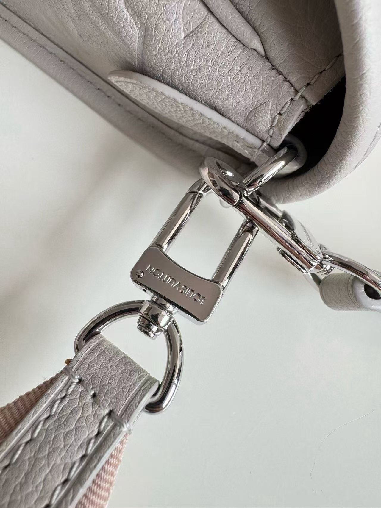 Louis Vuitton Diane Monogram Empreinte Leather Shoulder Bag M14214 - Image 4