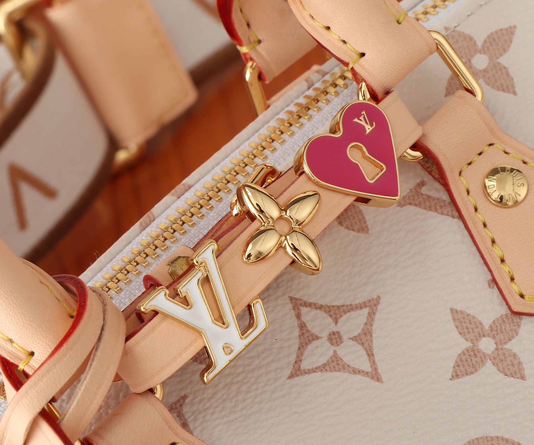 Louis Vuitton Speedy 18 Crossbody Bag - Image 4