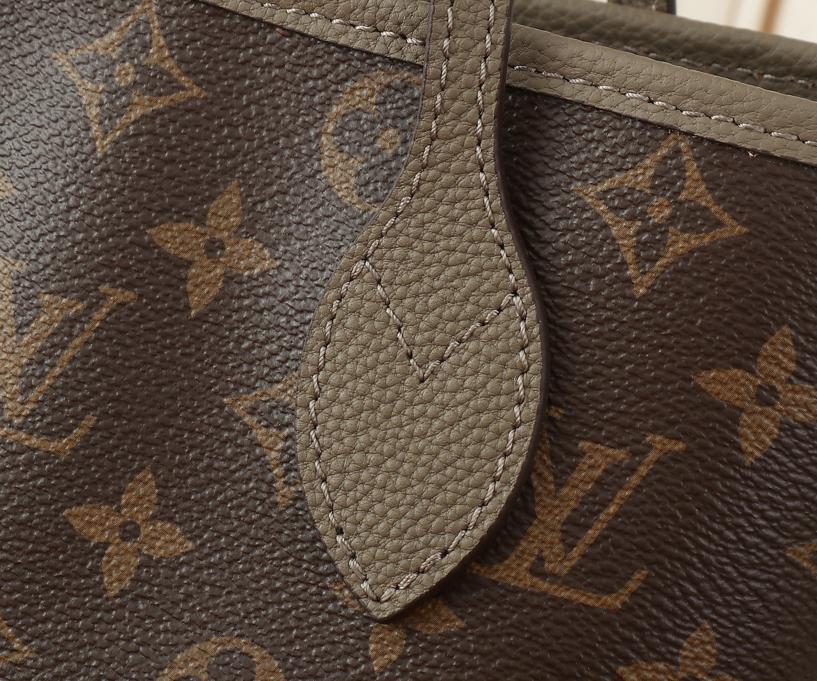 Louis Vuitton Neverfull Bandouliere Inside Out BB Handbag - Image 4