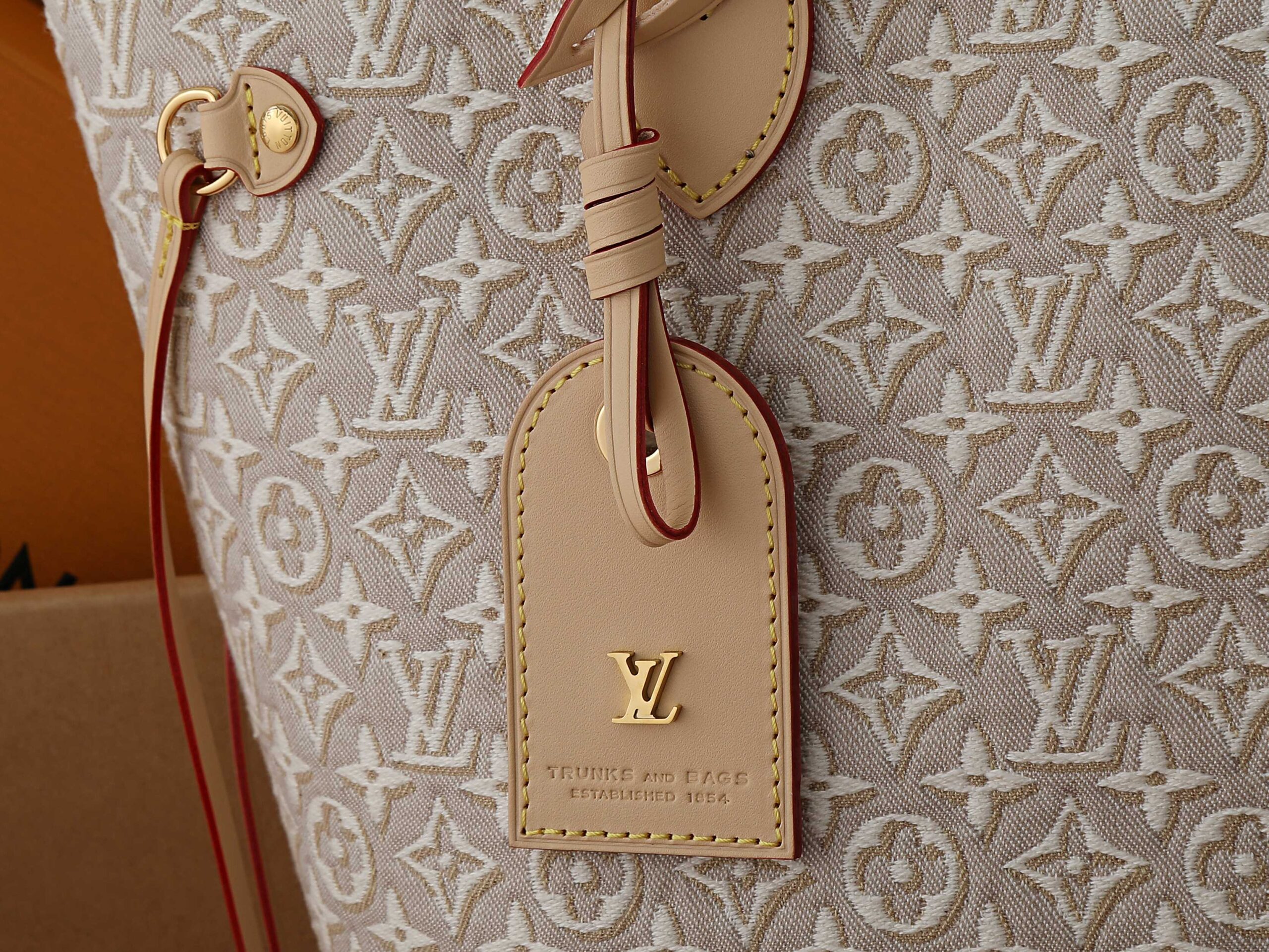 Louis Vuitton Neverfull MM Monogram Emblème Tote Bag - Image 4