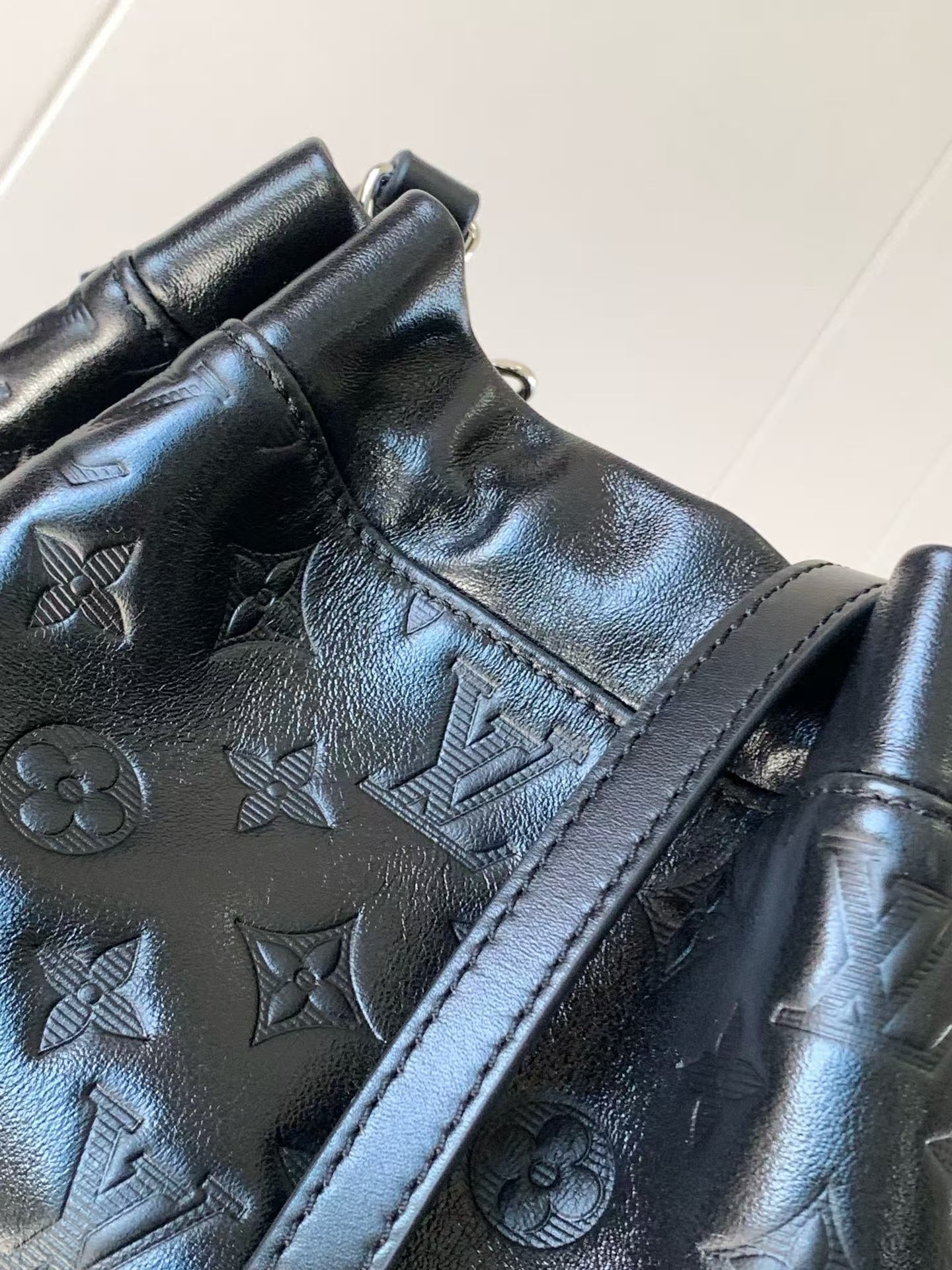 Louis Vuitton Noé Monogram Leather Handbag M13484 - Image 4