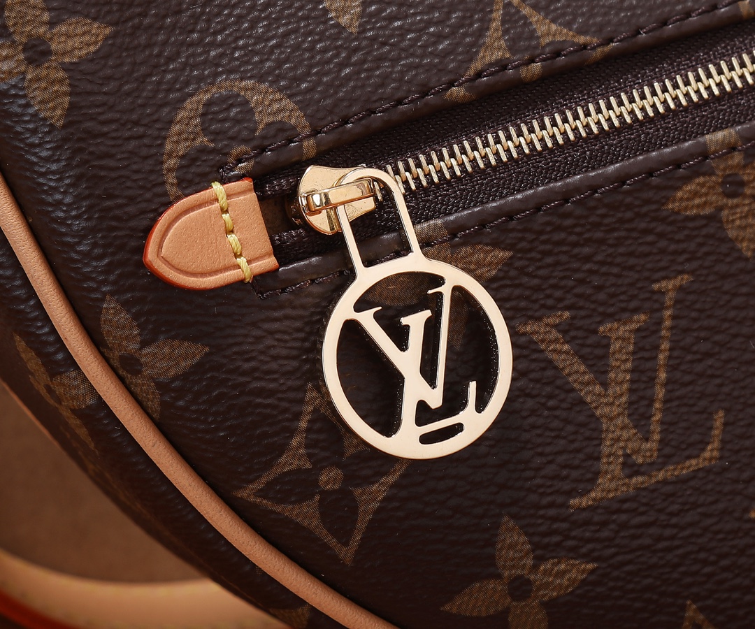 Louis Vuitton Loop Half-Moon Shoulder Bag M81098 - Image 4