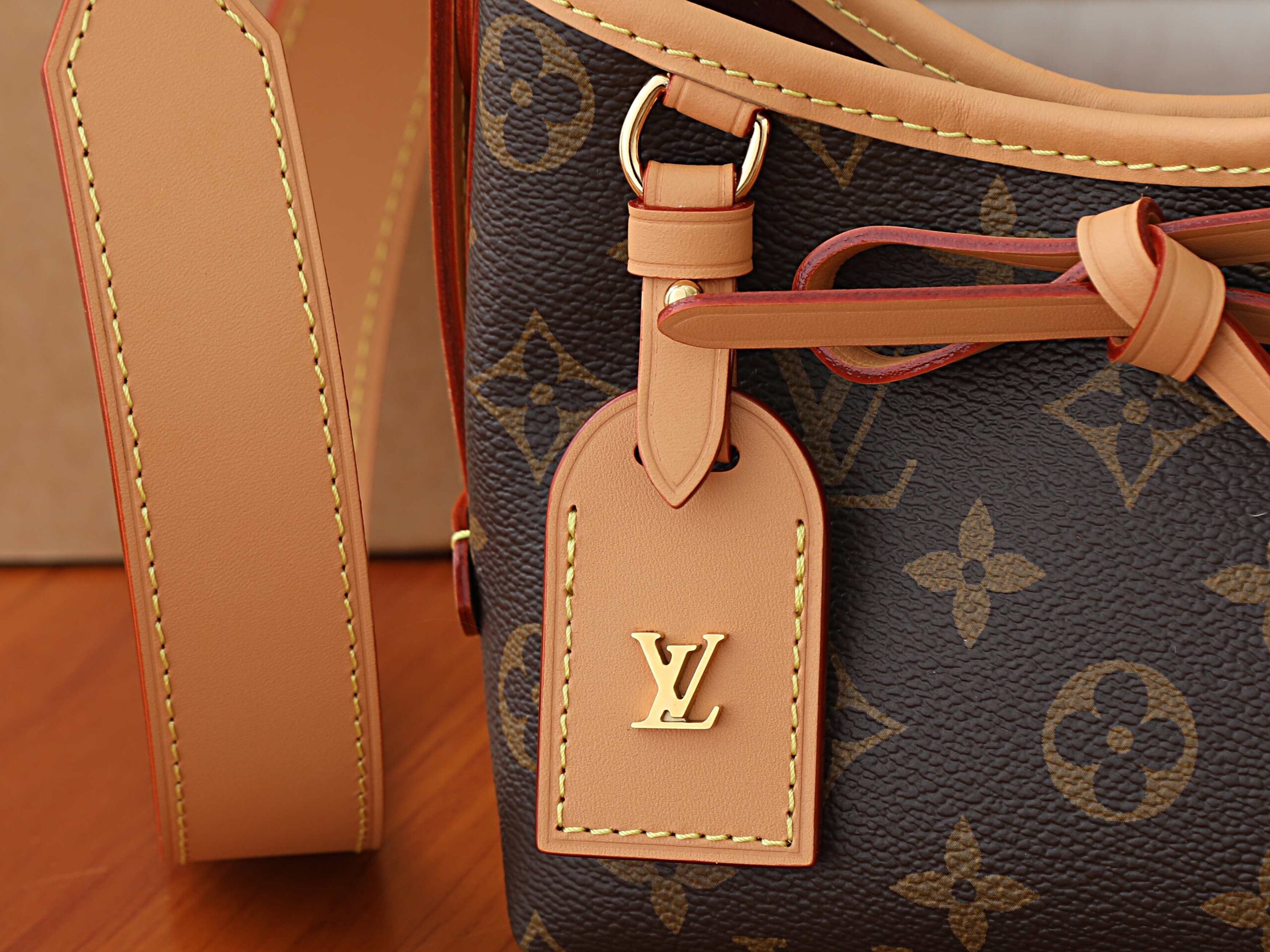 Louis Vuitton Nano CarryAll Handbag - Image 4