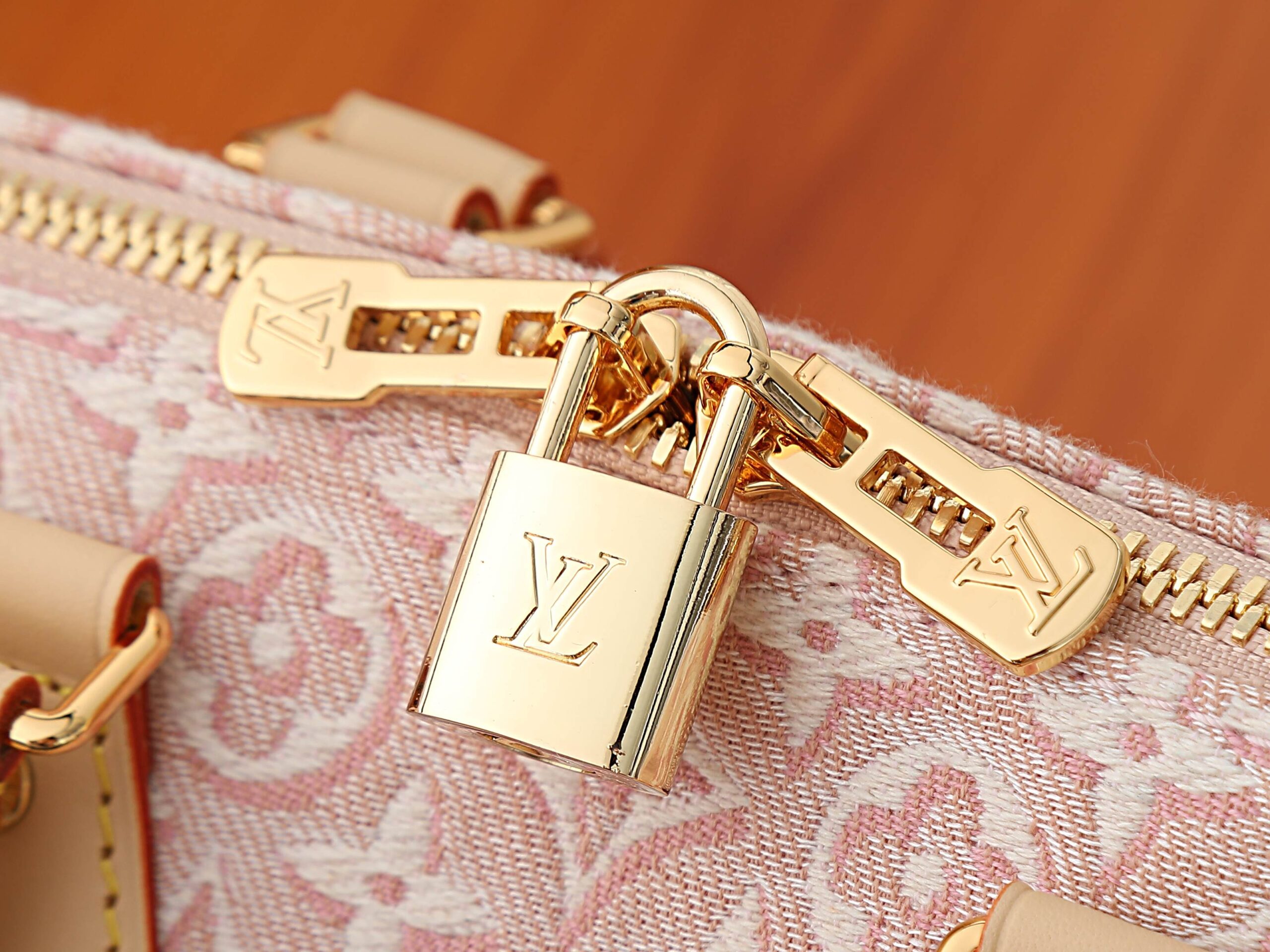 Speedy Bandoulière 20 Handbag - Image 4