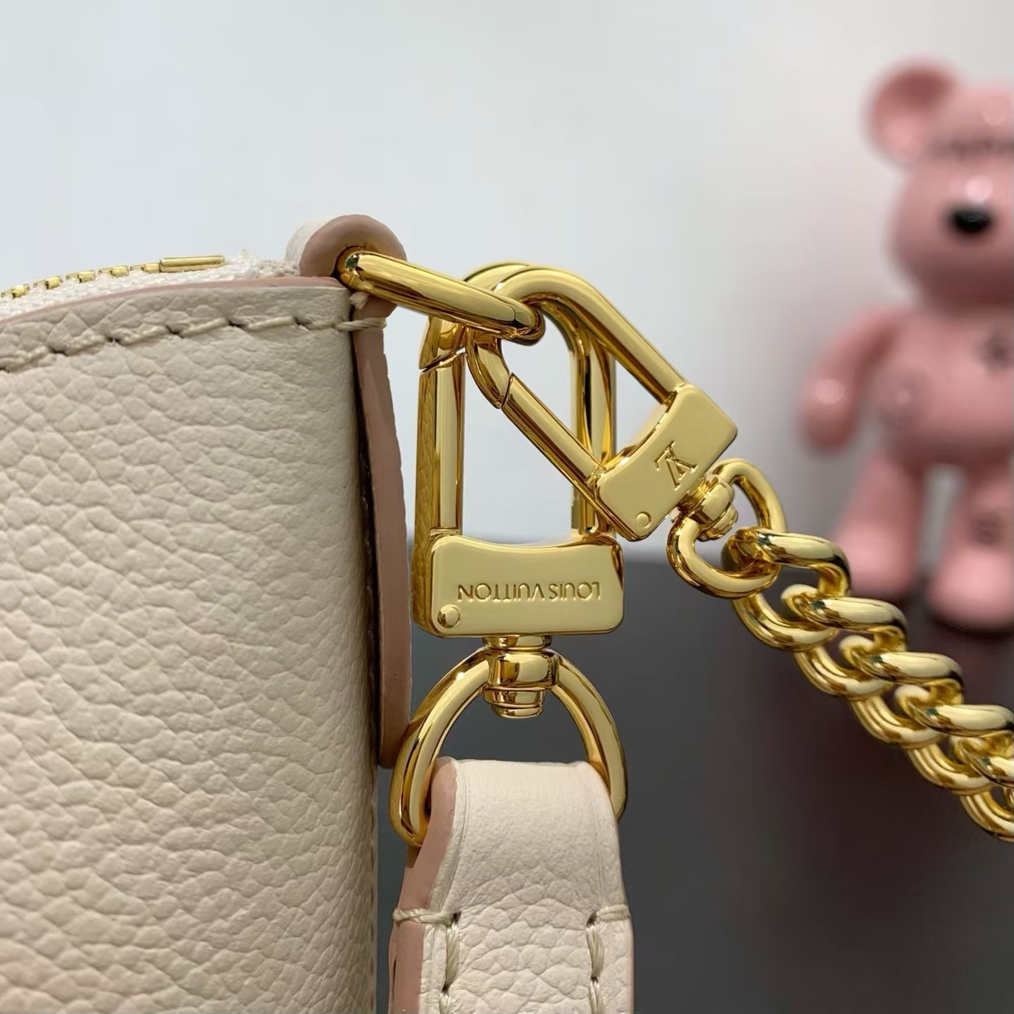 Louis Vuitton Boulogne M14634 Crossbody Bag in Monogram Empreinte Leather - Image 4