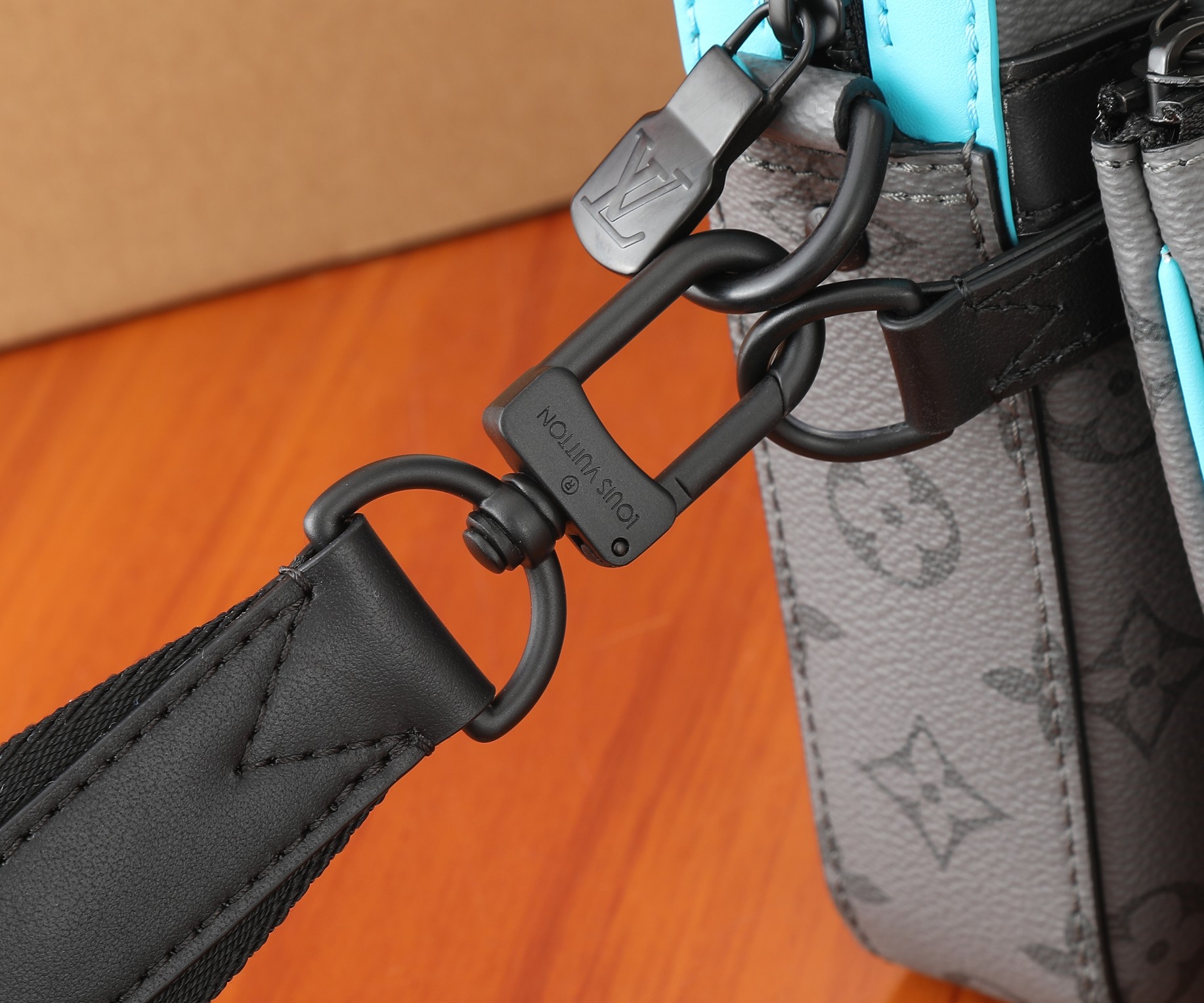 Louis Vuitton Trio Messenger Bag in Monogram Eclipse Reverse Canvas - Image 4