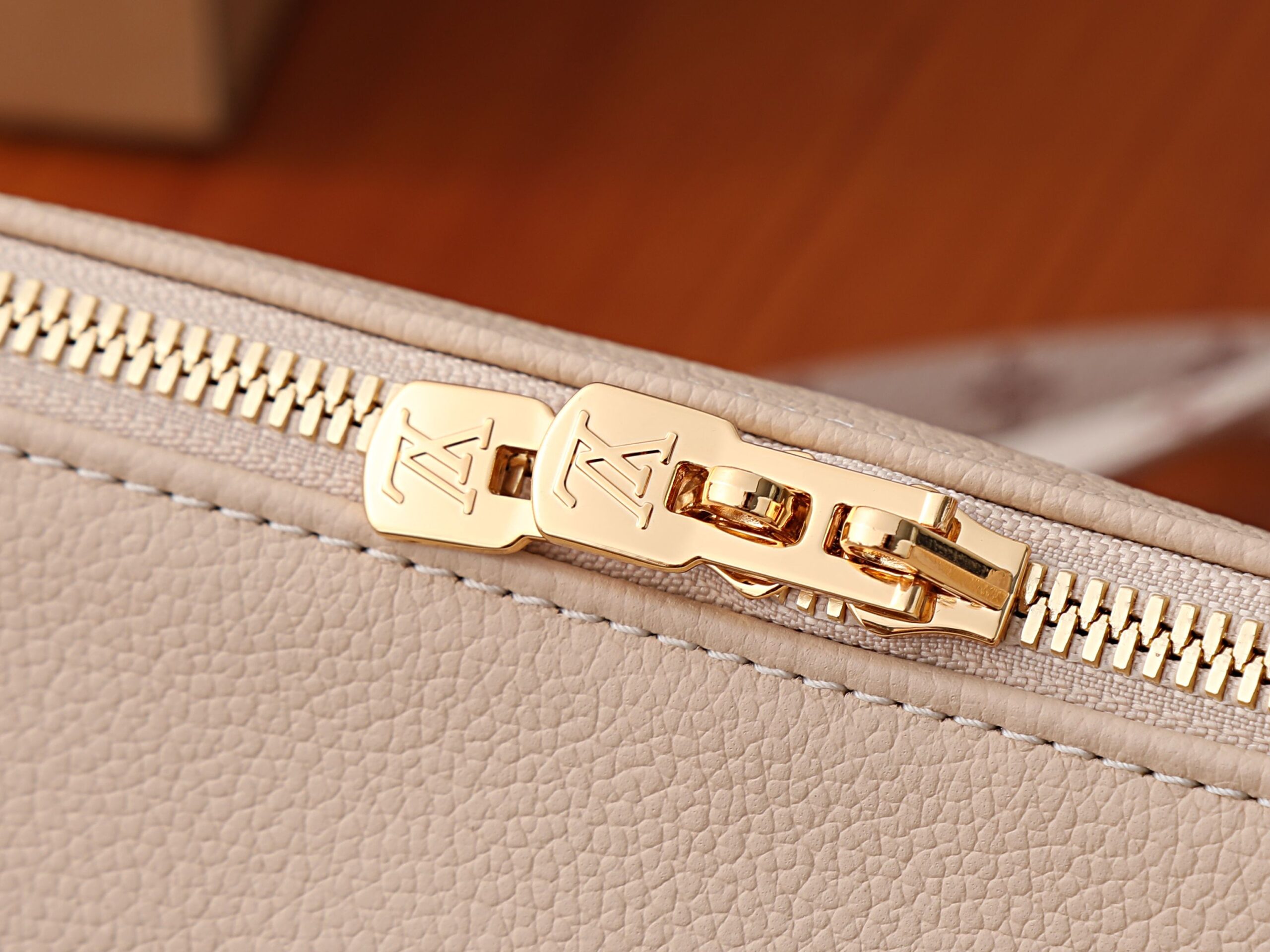 Louis Vuitton Express PM Handbag M2A393 - Image 4