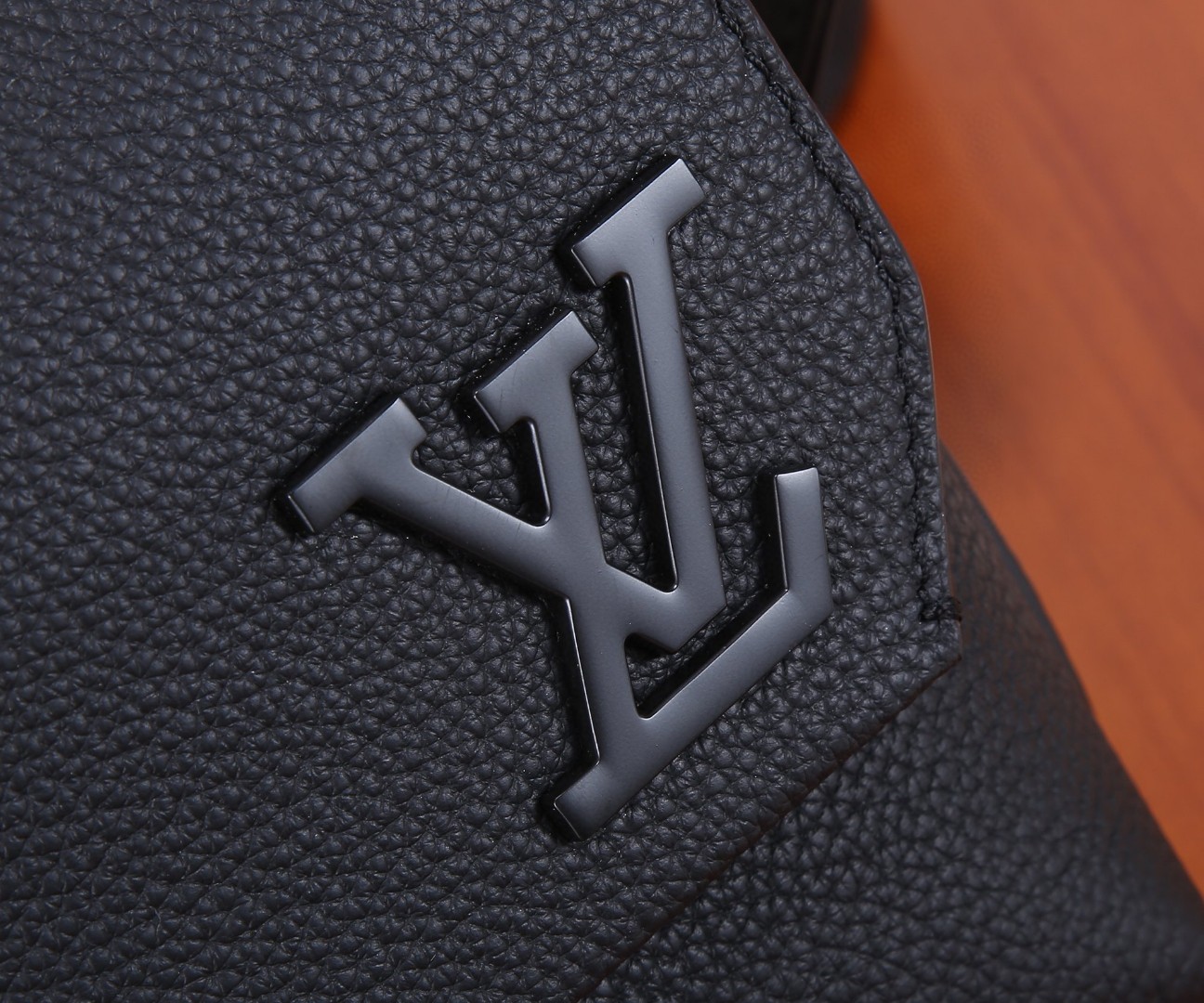 Louis Vuitton Fastline Messenger Bag M22482 - Image 4