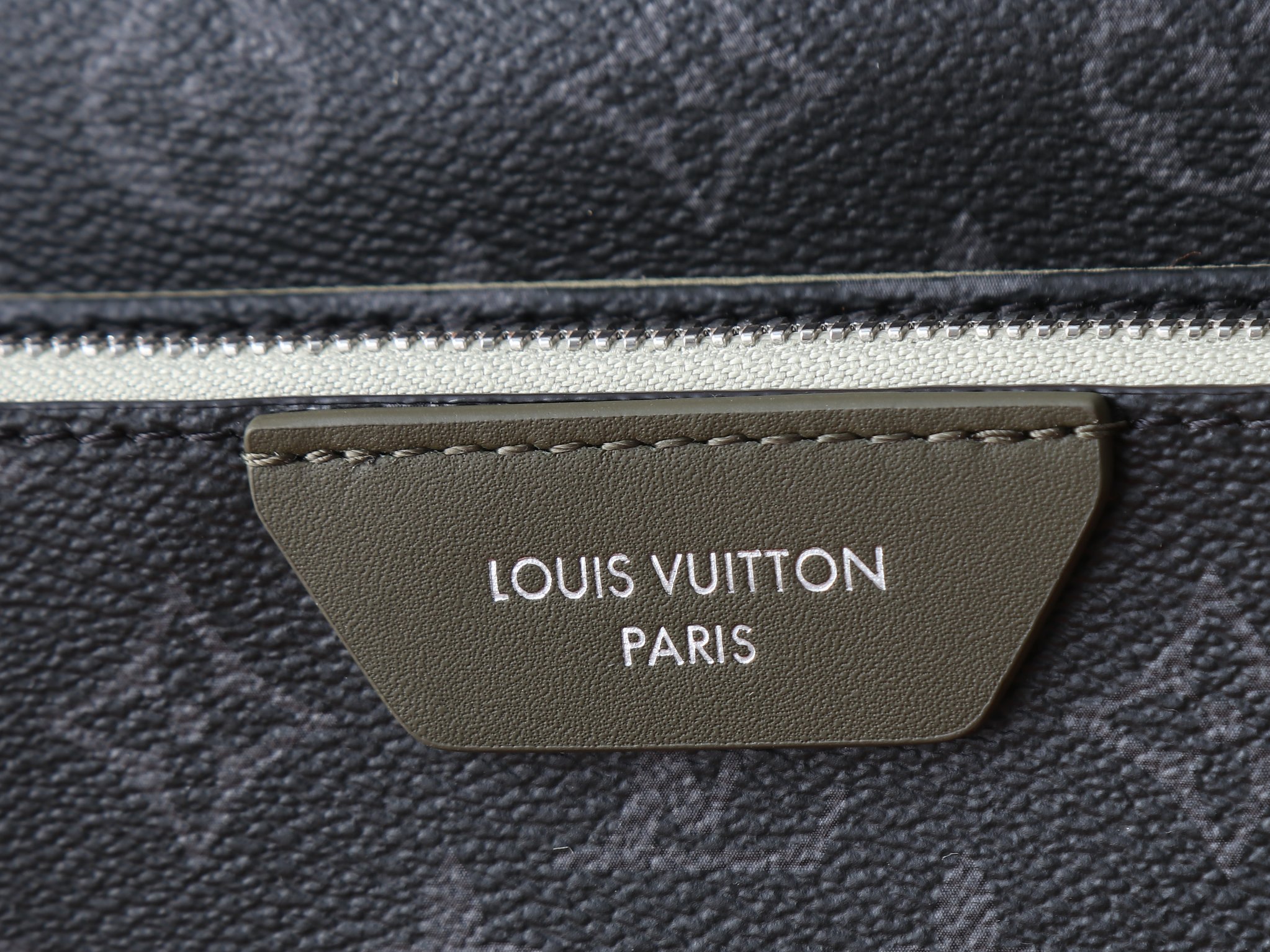 Louis Vuitton Trio Messenger Bag in Monogram Eclipse Canvas - Image 4