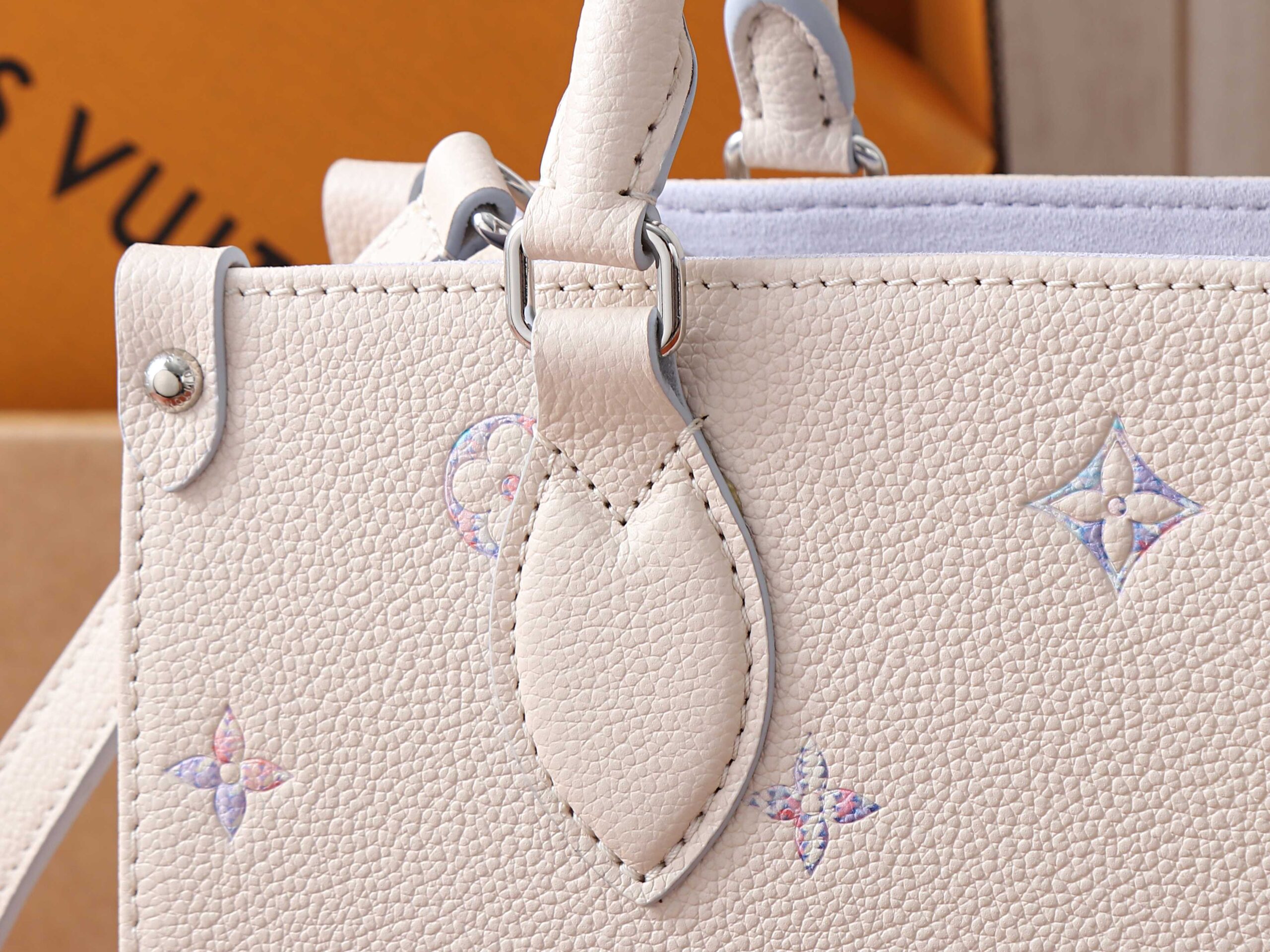 Louis Vuitton OnTheGo Small Handbag in Monogram Empreinte Leather - Image 4