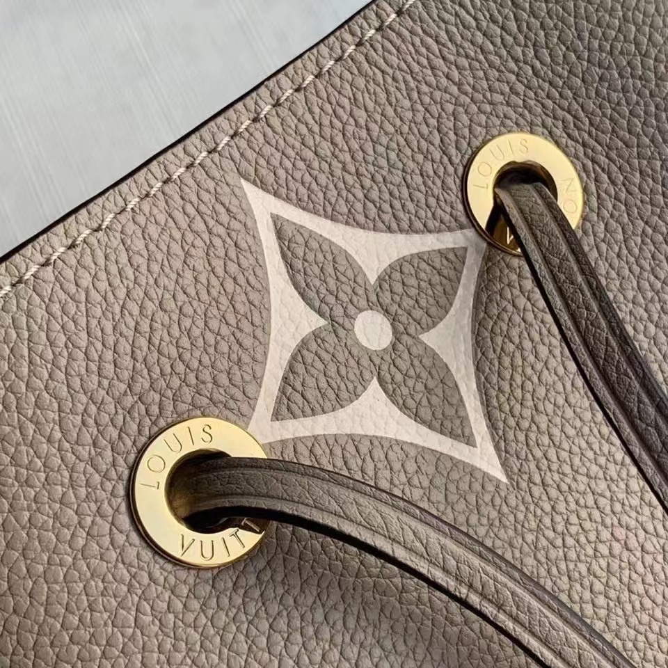 Louis Vuitton NeoNoe Medium Bucket Bag - Image 4