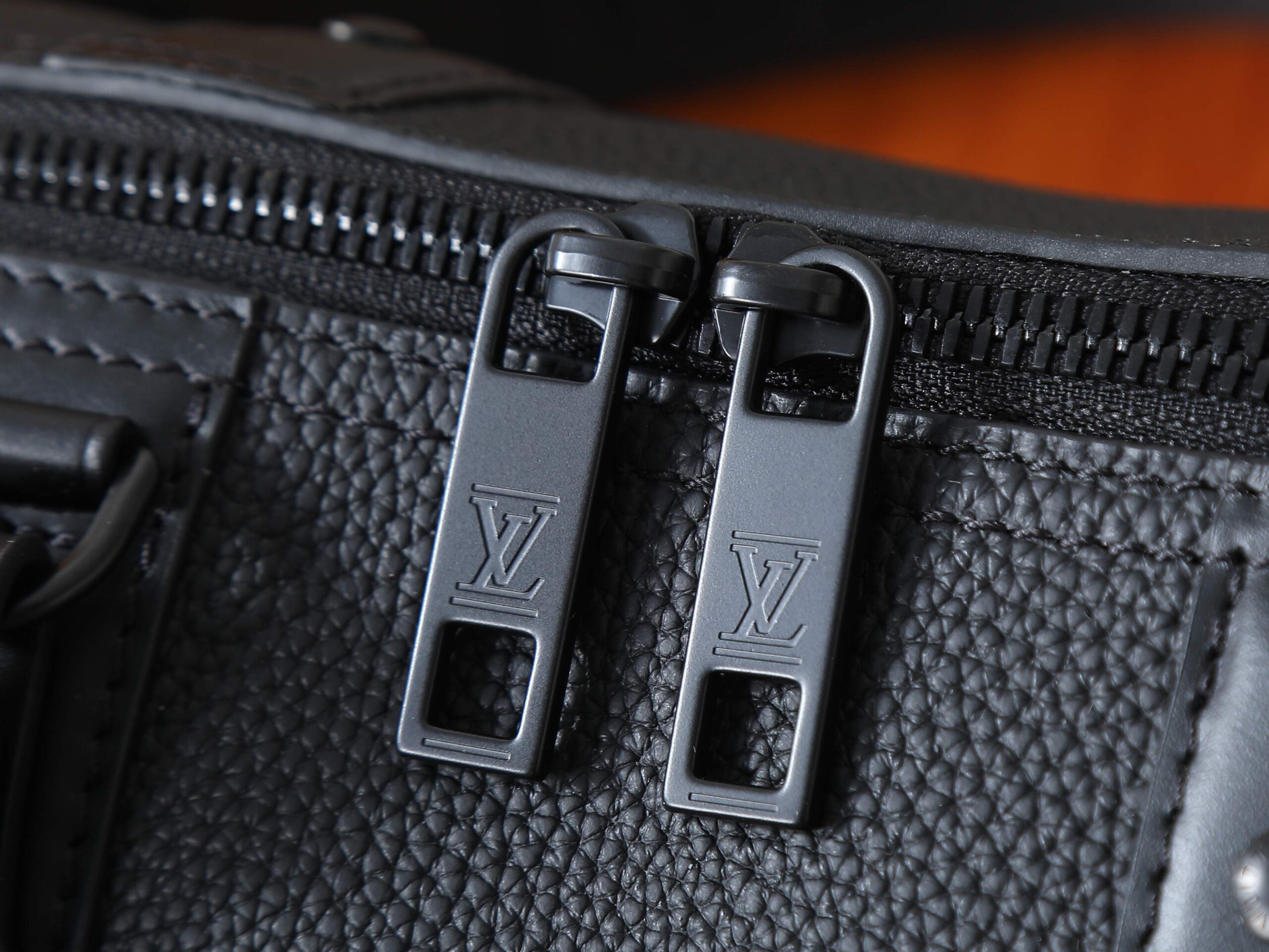 Louis Vuitton City Keepall Aerogram Leather Handbag M59255 - Image 4