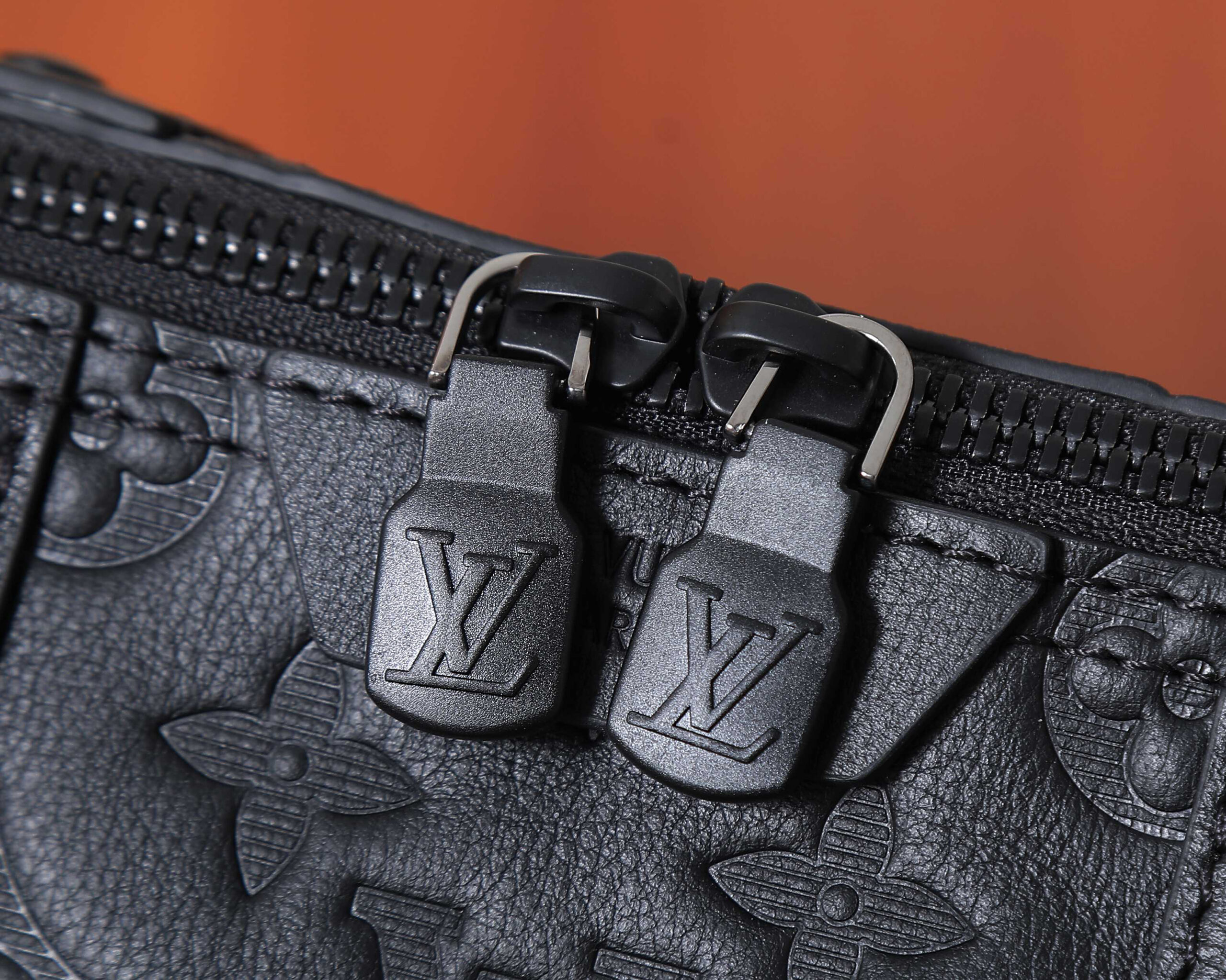 Louis Vuitton City Keepall M26750 in Monogram Shadow Leather - Image 4