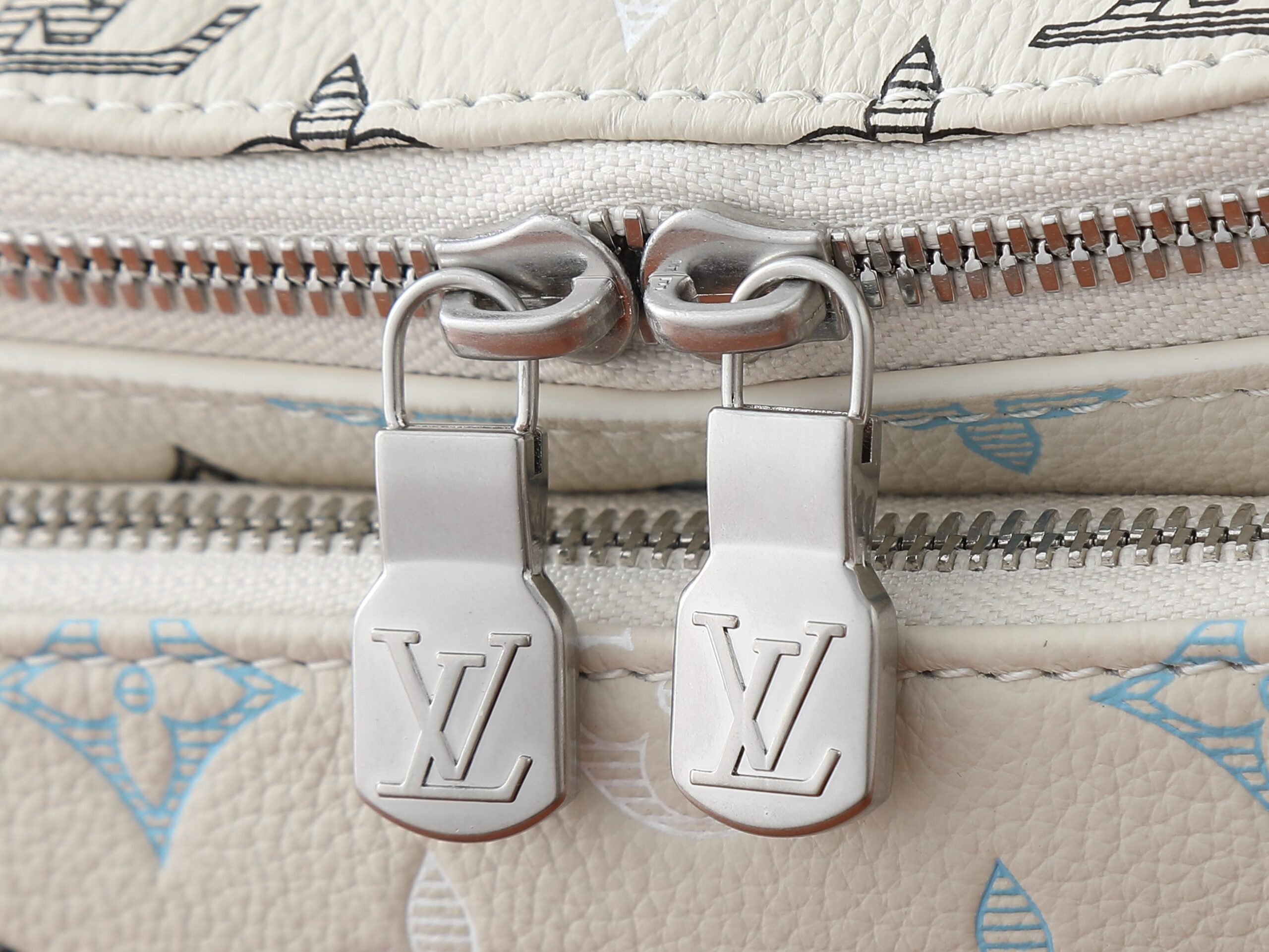 Louis Vuitton Rush Belt Bag M28619 - Image 4