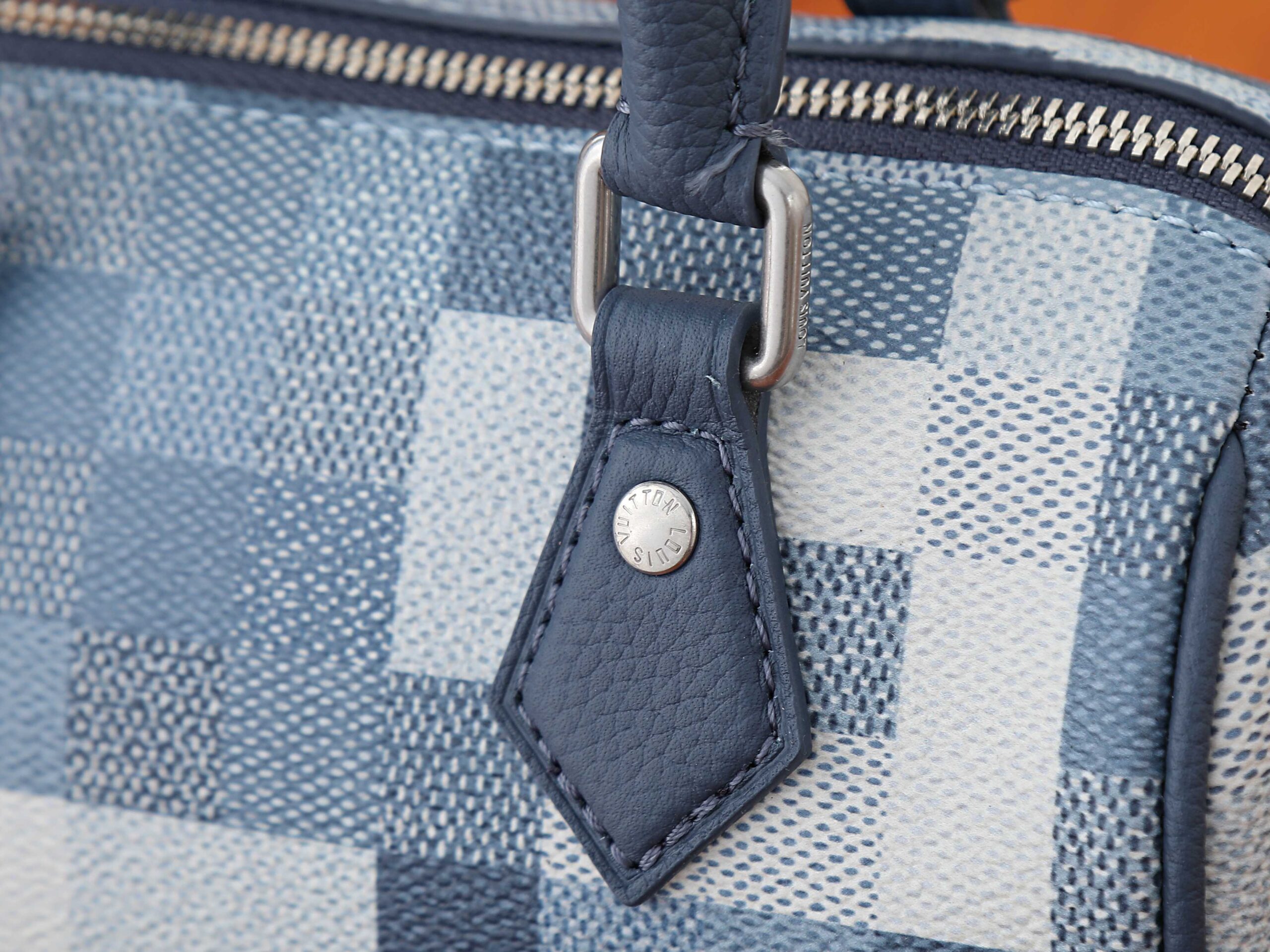 Speedy Bandoulière 18 Handbag in Damoflage Coated Canvas - Image 4
