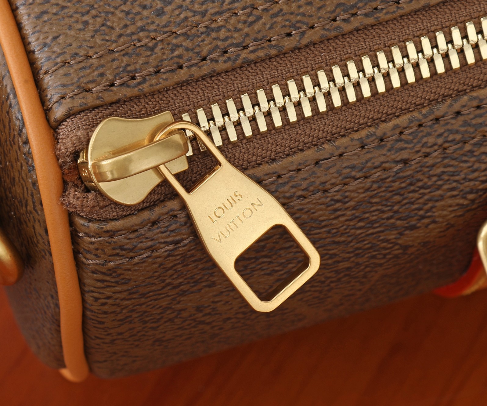 Louis Vuitton Keepall Bandoulière 25 Monogram Dust Bag - Image 4