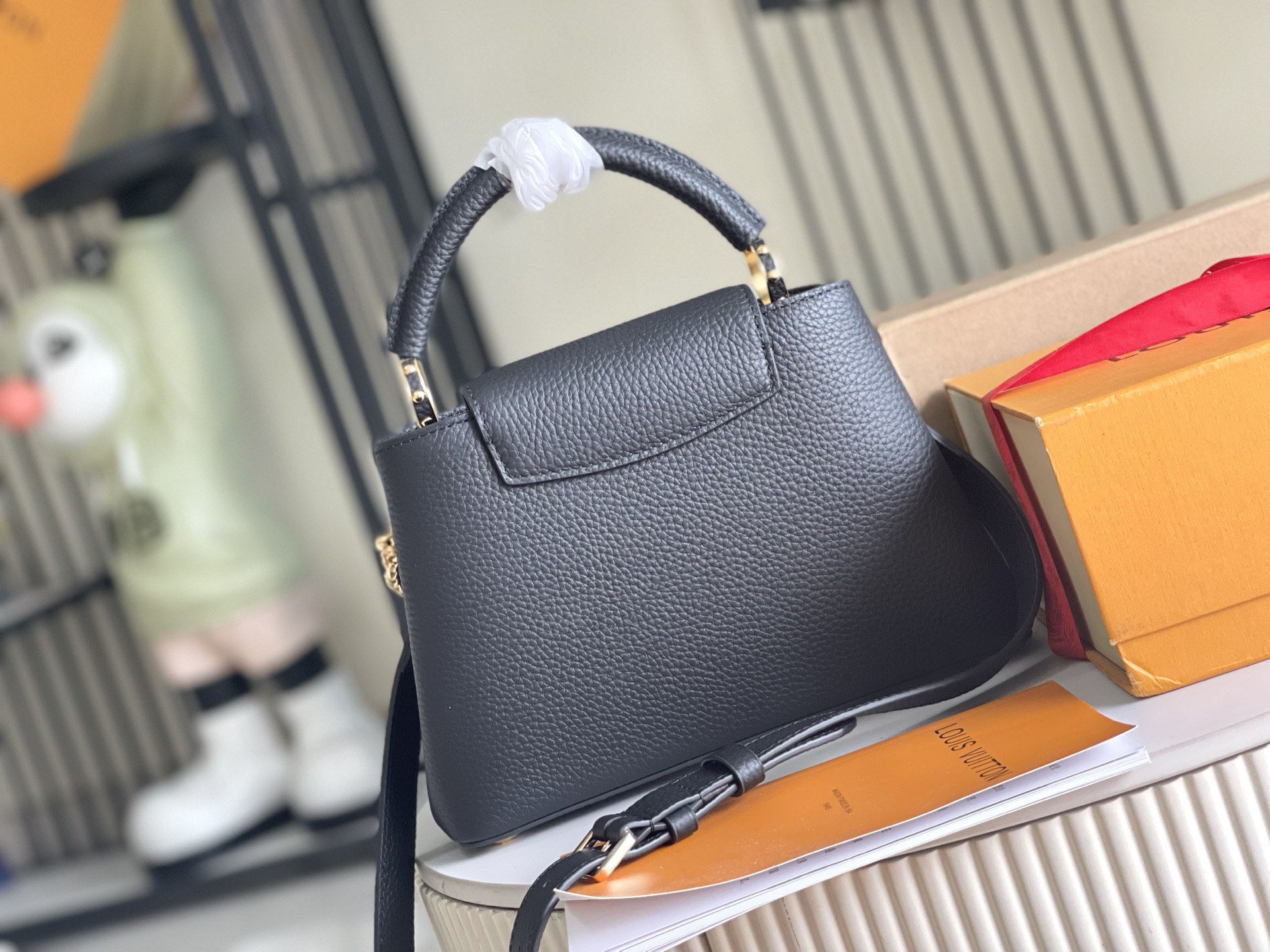 Louis Vuitton Capucines BB Handbag - Image 4