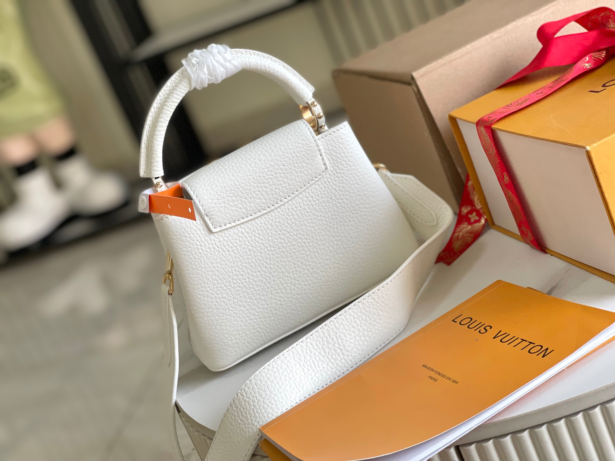 Louis Vuitton Capucines BB Handbag - Image 4