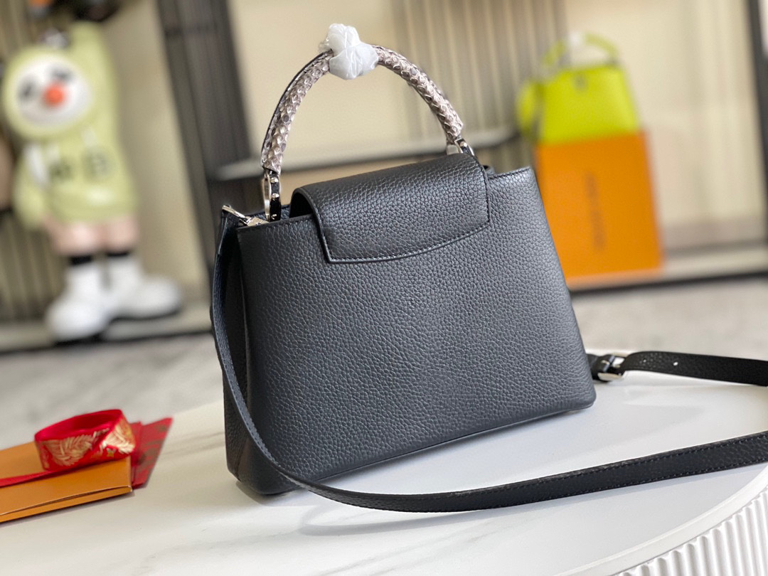 Louis Vuitton Capucines BB Handbag in Taurillon Leather - Image 4