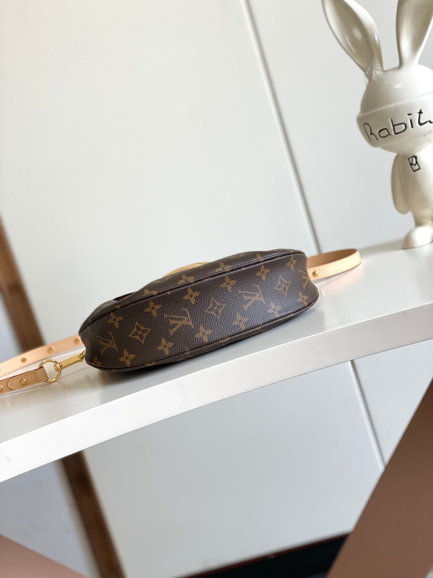 Louis Vuitton Sunset Monogram Canvas Shoulder Bag - Image 4