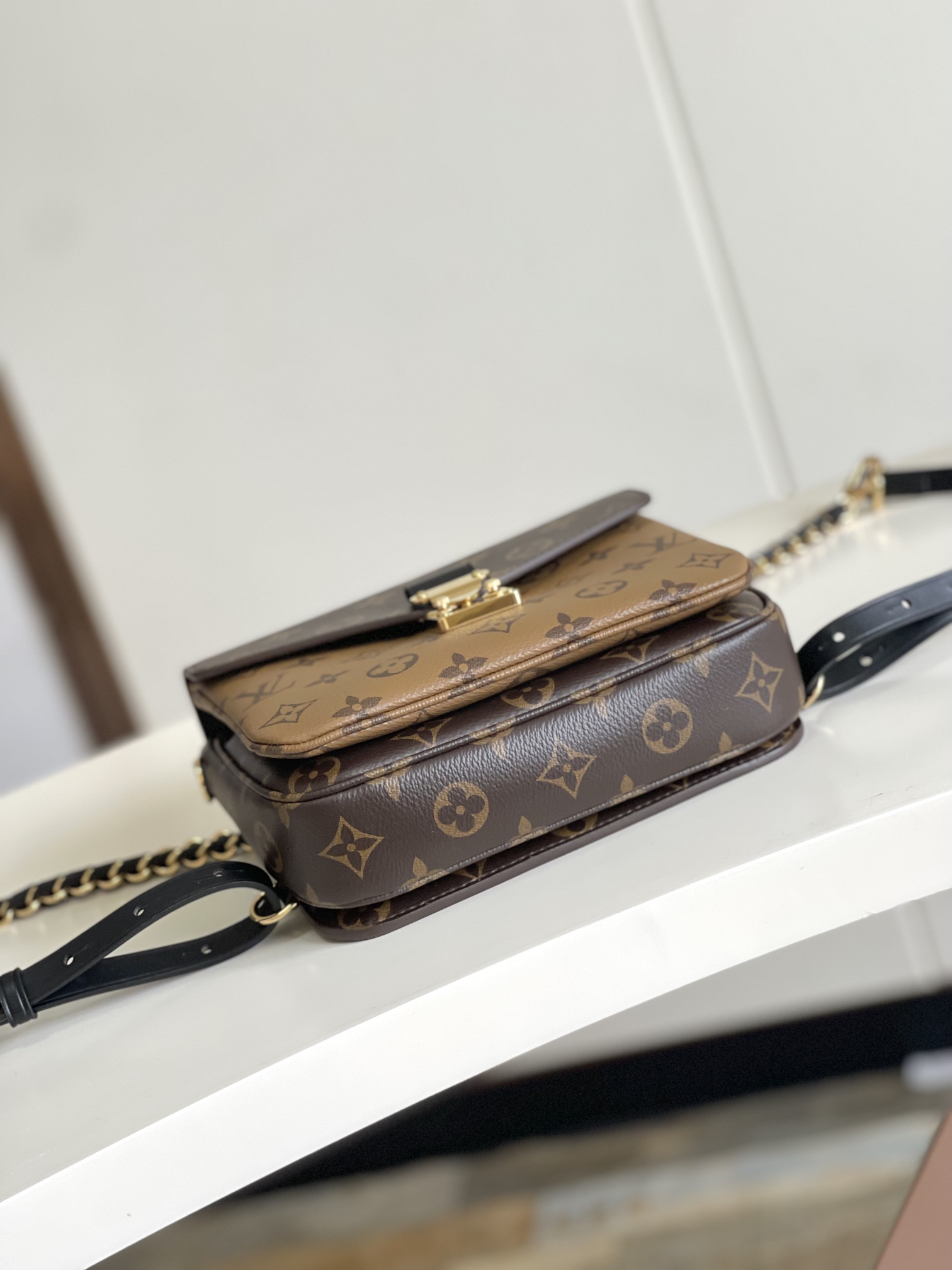 Louis Vuitton Pochette Metis Monogram Reverse Crossbody Bag - Image 4