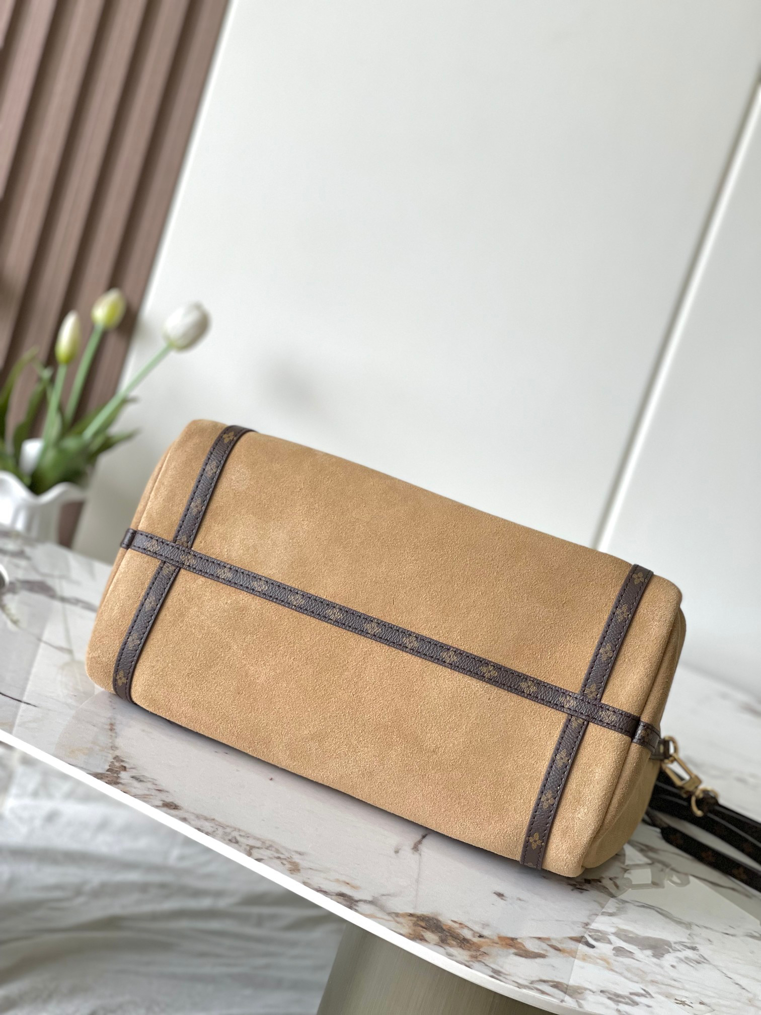 Louis Vuitton Express Medium Shoulder Bag M26358, Apricot - Image 4
