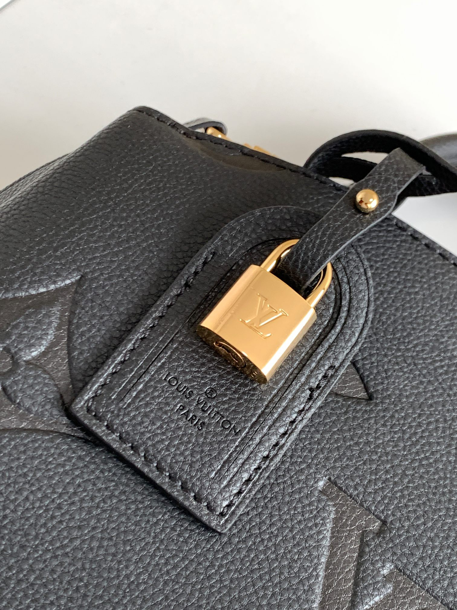 Louis Vuitton Petit Palais Small Handbag, Black - Image 4