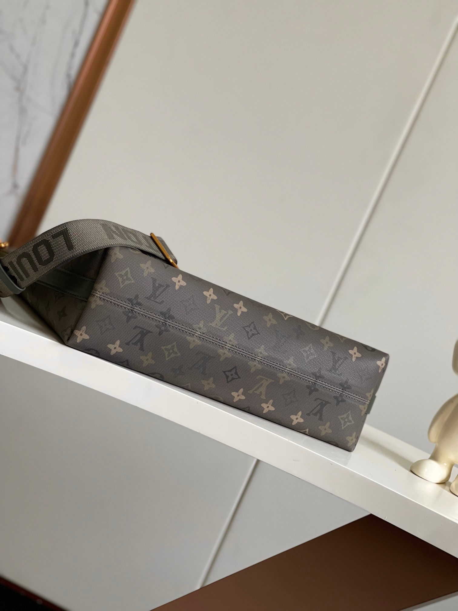 Louis Vuitton Métis M27181 Green Canvas Handbag - Image 4