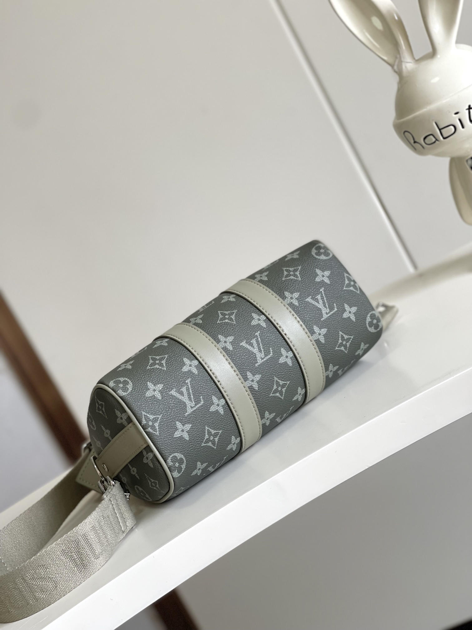 Louis Vuitton Keepall 25 Handbag - Image 4