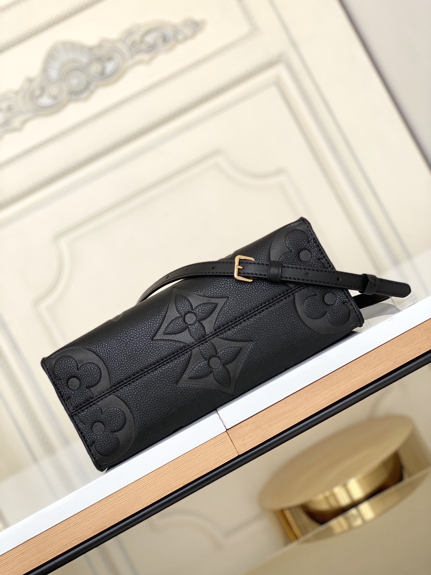 Louis Vuitton Onthego Small Tote Bag M45653 - Image 4