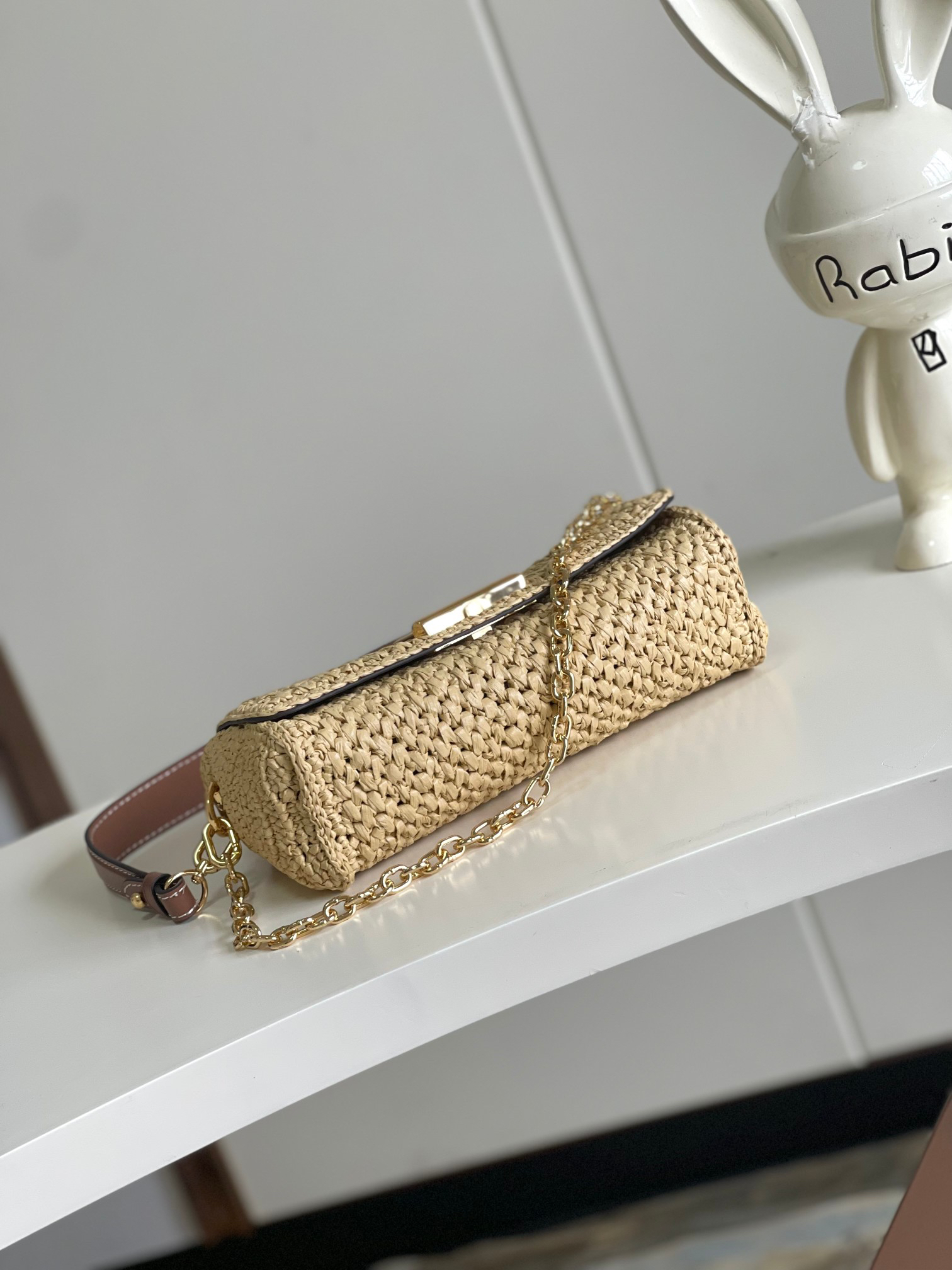Twist Brown Raffia Flap Shoulder Bag - Image 4