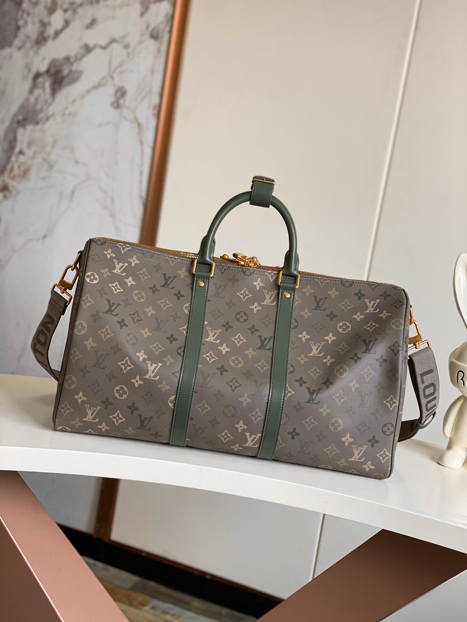 Louis Vuitton Keepall 50 Travel Bag in Monogram Canvas - Image 4