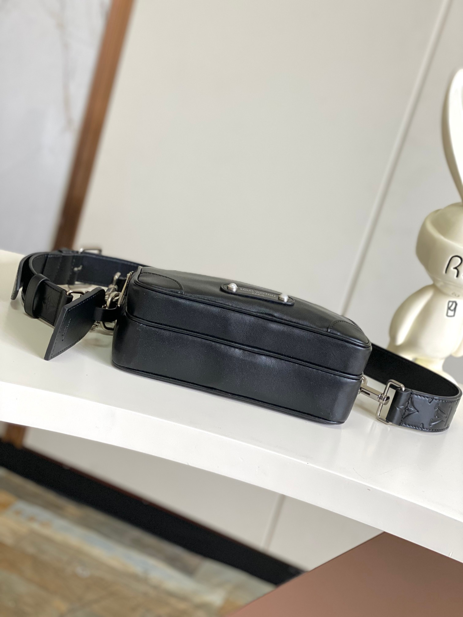 Louis Vuitton Embellished Cowhide Crossbody Bag - Image 4