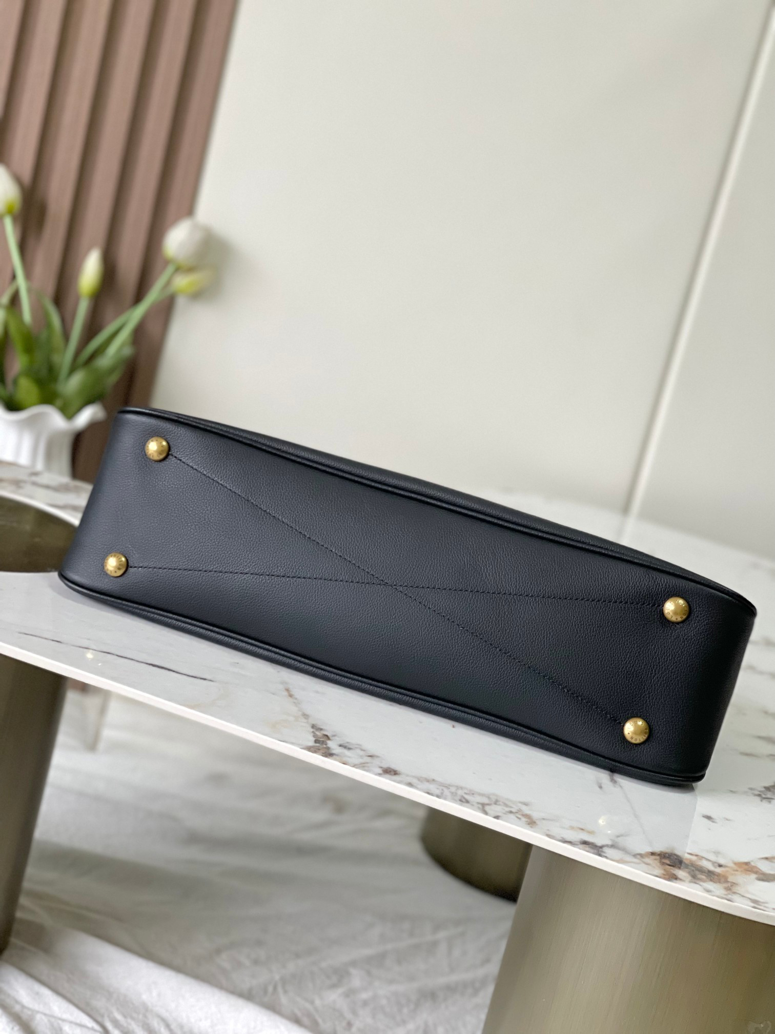 Low Key Double-Layer Leather Handbag M26257/M26688 - Image 4