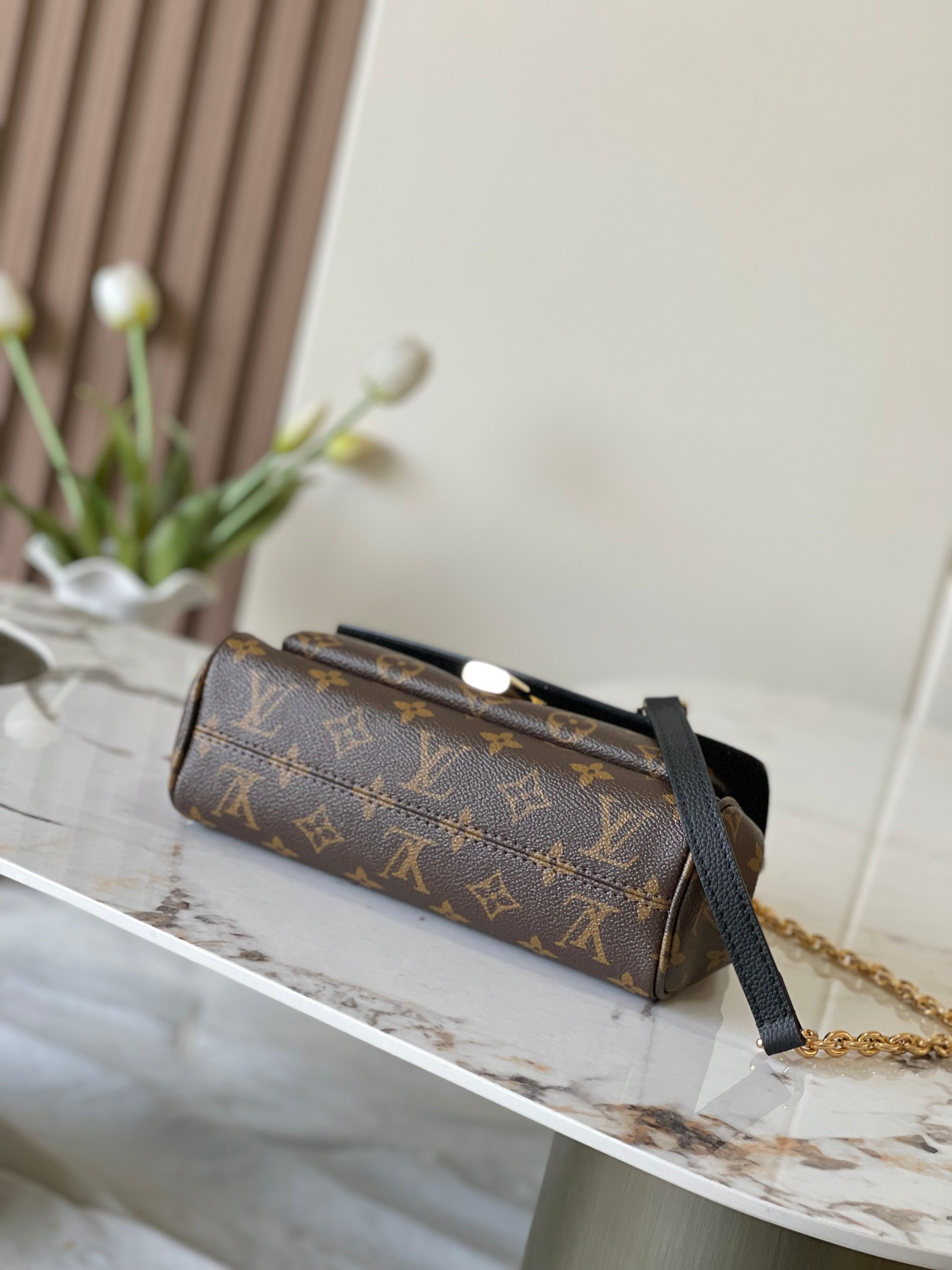 Louis Vuitton BB Handbag in Monogram Canvas - Image 4