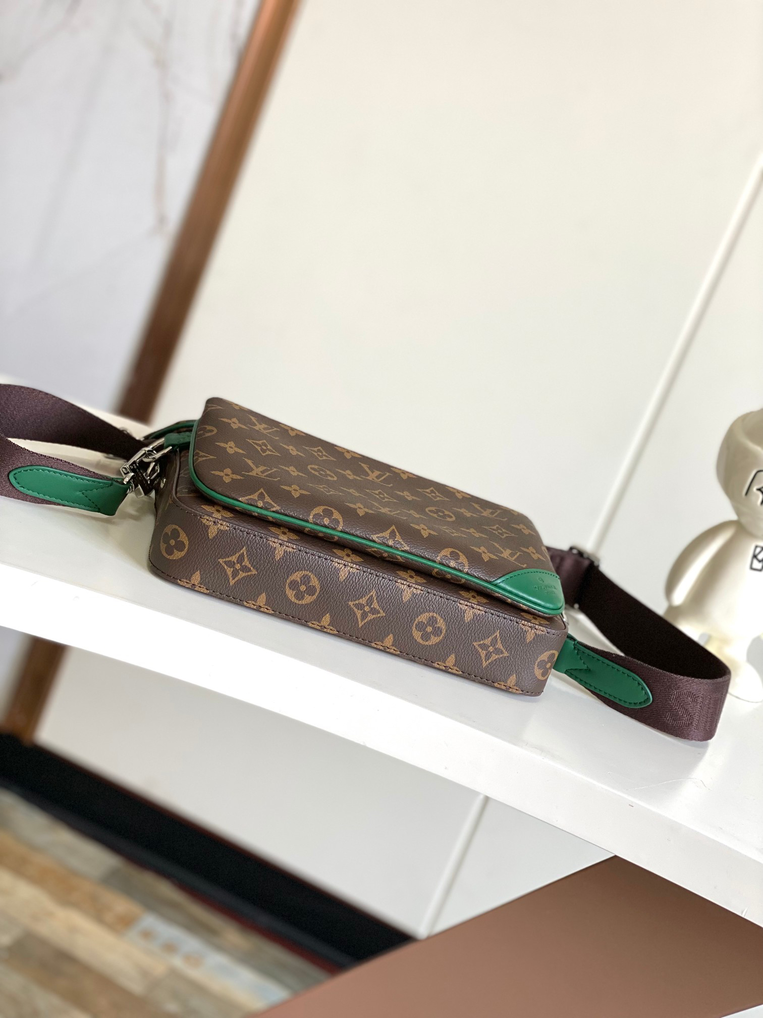 Louis Vuitton Trio Messenger Bag Set in Monogram Eclipse Reverse Canvas - Image 4