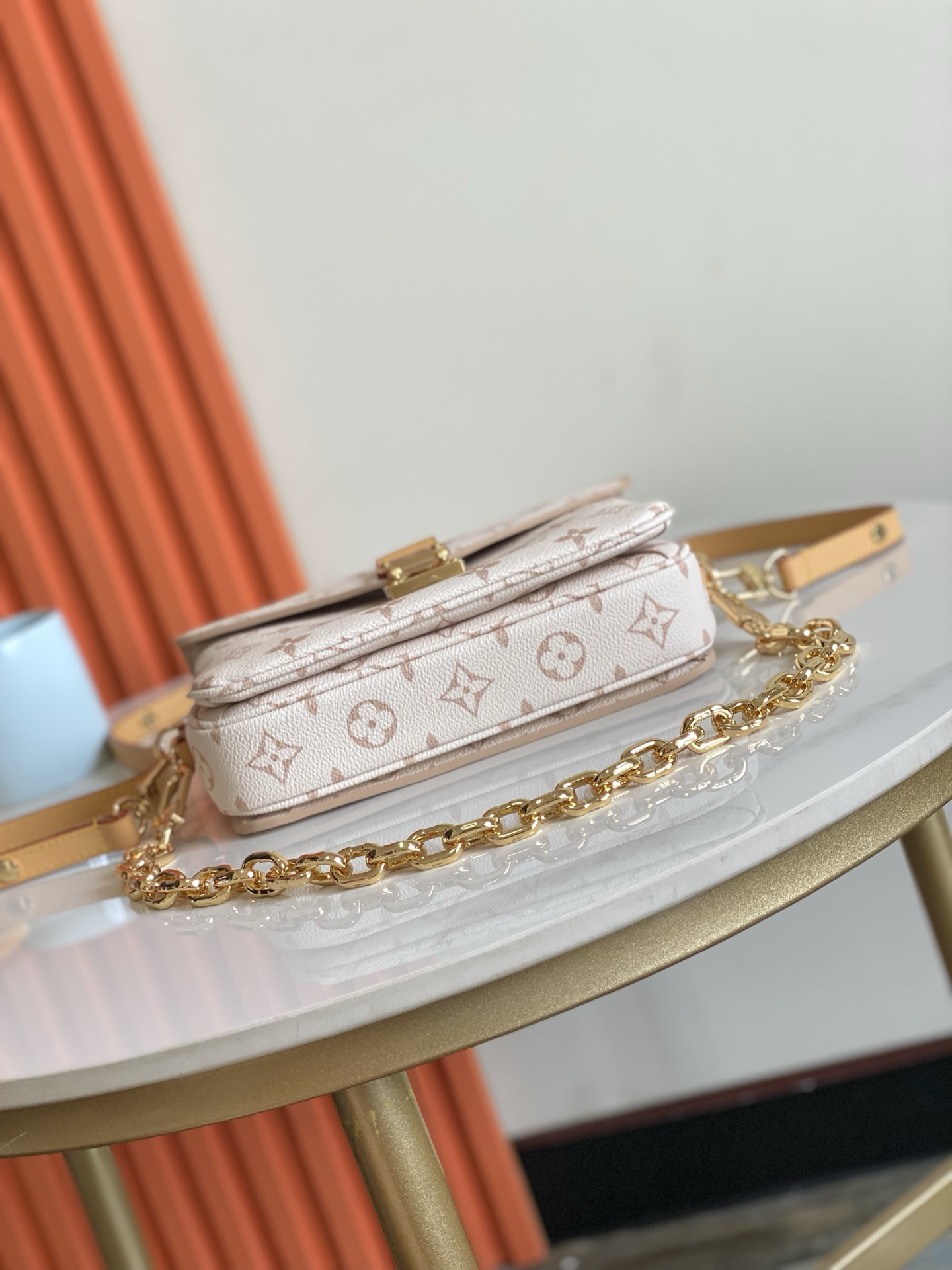 Louis Vuitton Pochette Métis EastWest Shoulder Bag M46914 - Image 4
