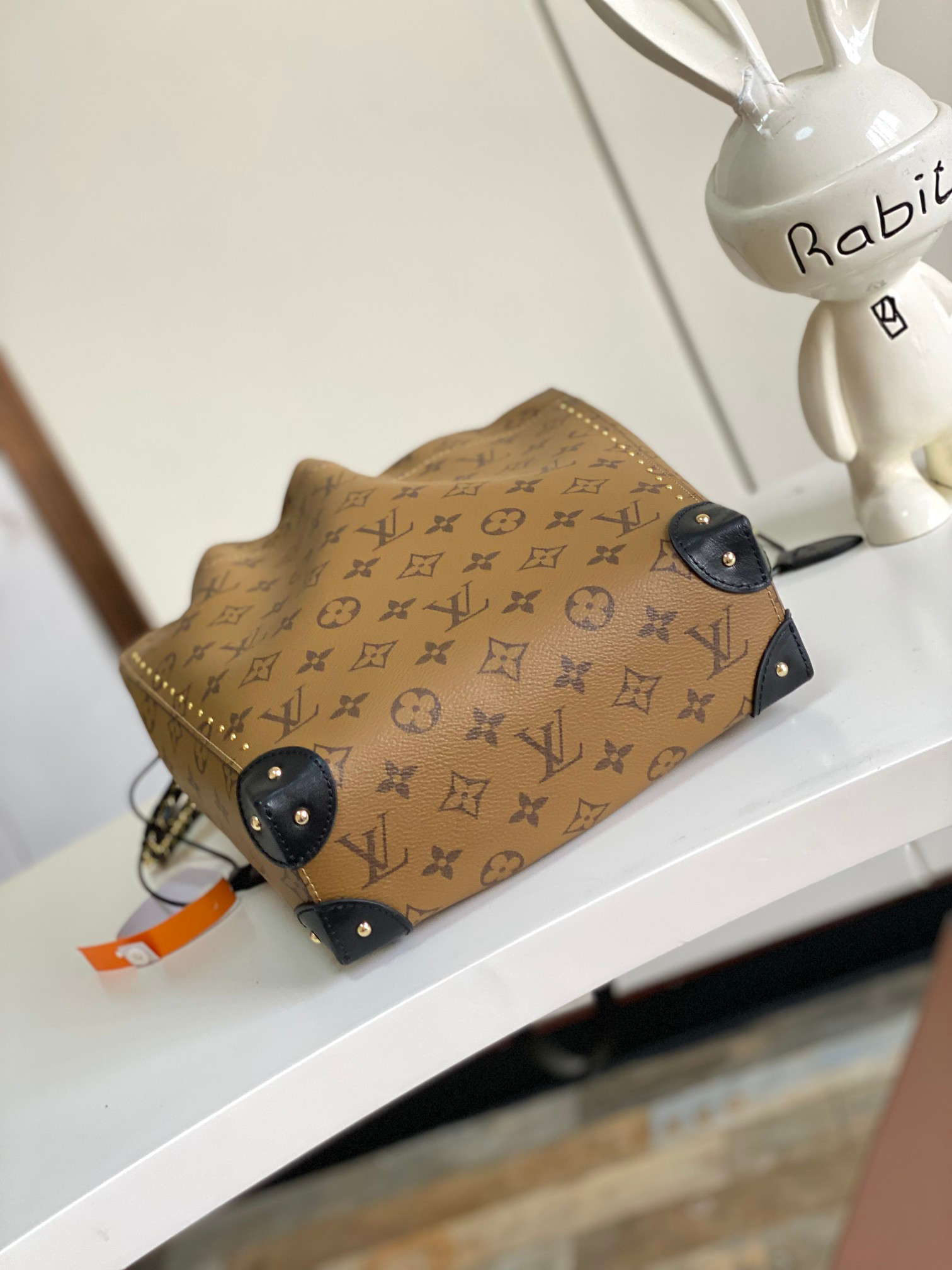 Louis Vuitton Noé Trunk Monogram Reverse Canvas Shoulder Bag - Image 4