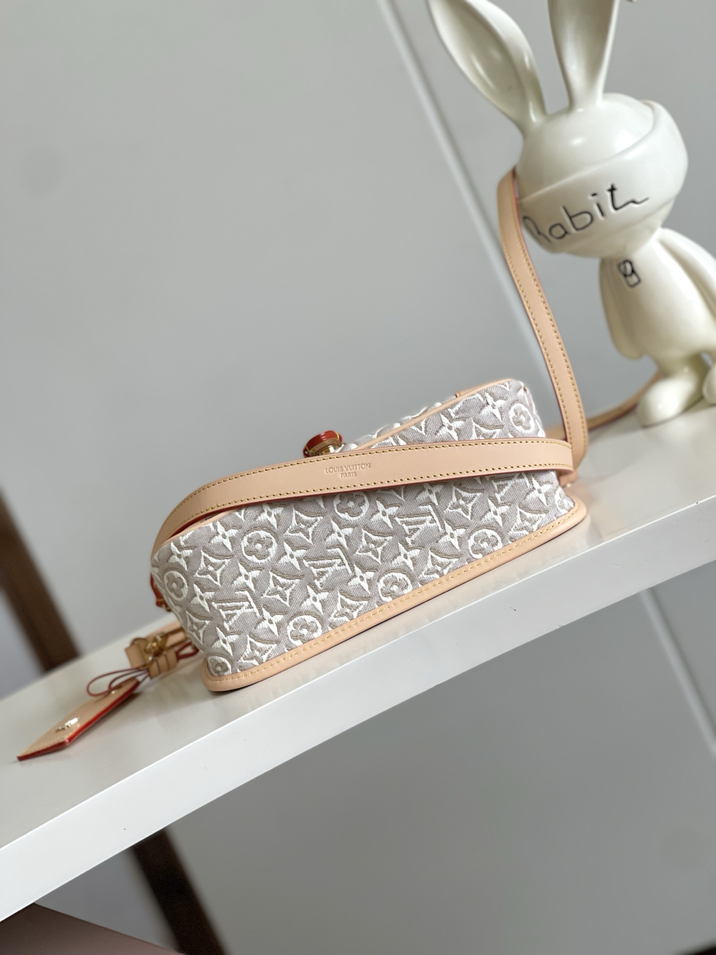 Louis Vuitton Diane M29795 Monogram Emblème Canvas Shoulder Bag - Image 4
