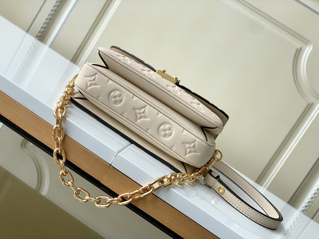 Louis Vuitton Pochette Métis East West Shoulder Bag - Image 4