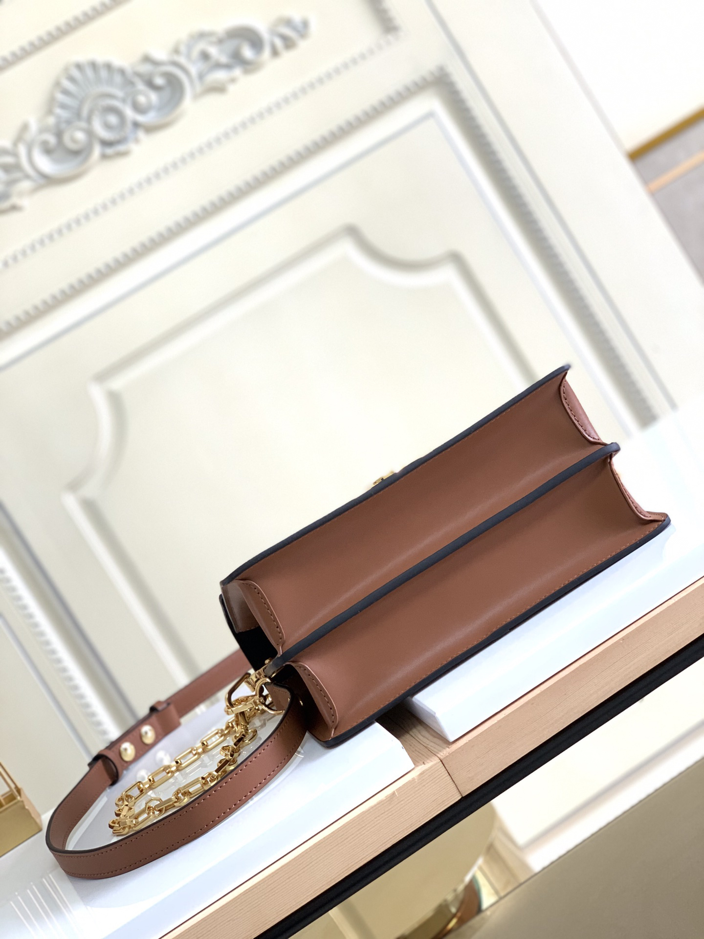 Louis Vuitton Dauphine Crossbody Bag M44391 - Image 4