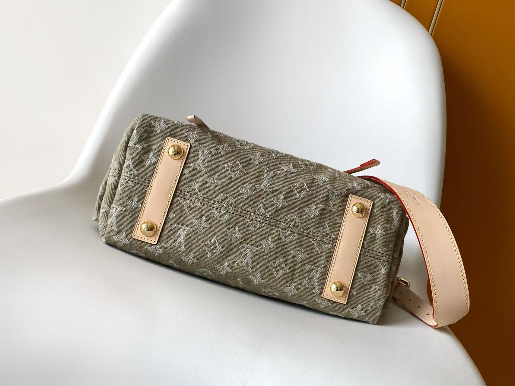 Louis Vuitton Carryall Cargo Small Bag - Image 4