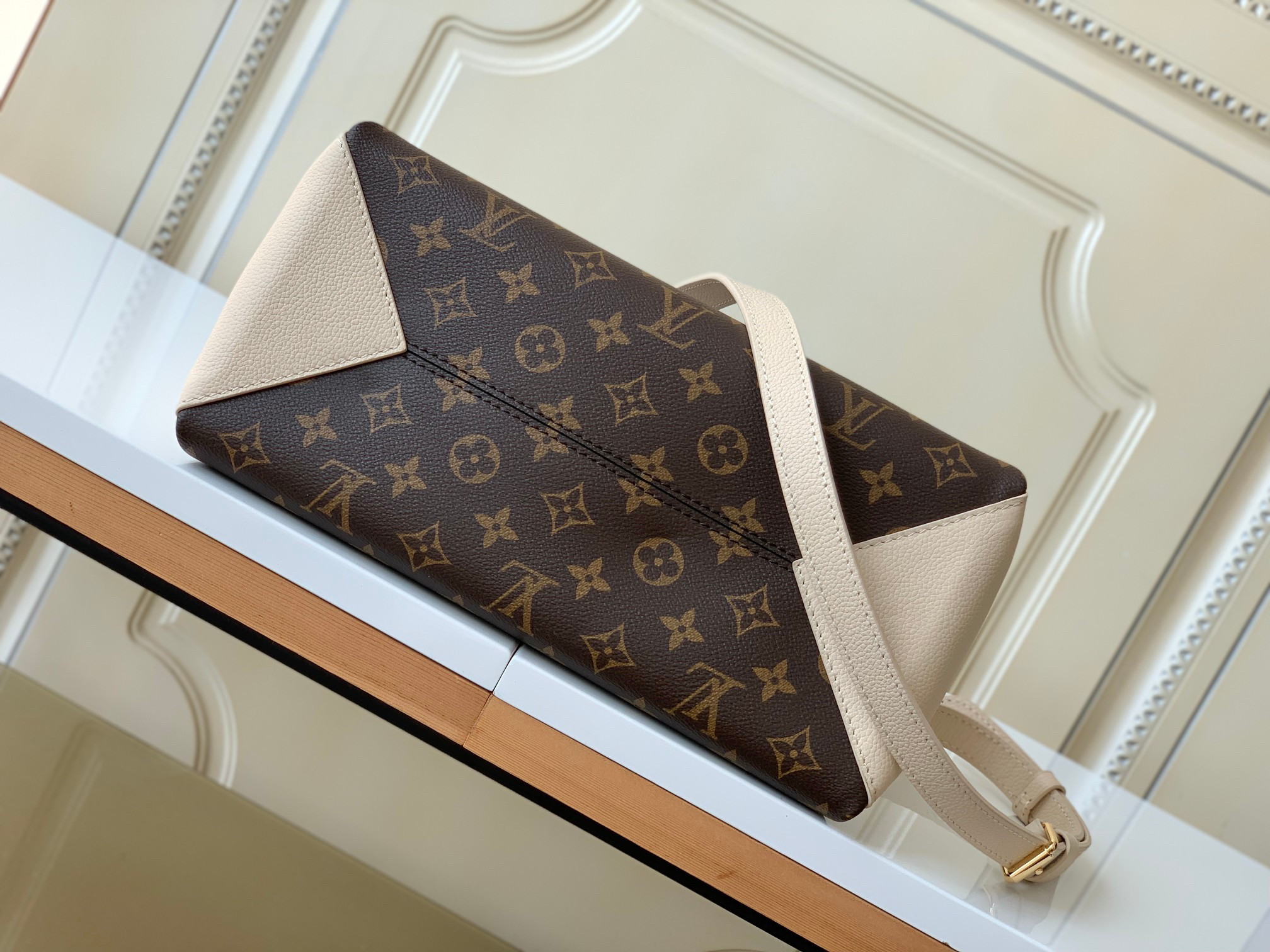 Louis Vuitton Opera BB Handbag M46495 / M46507 - Image 4