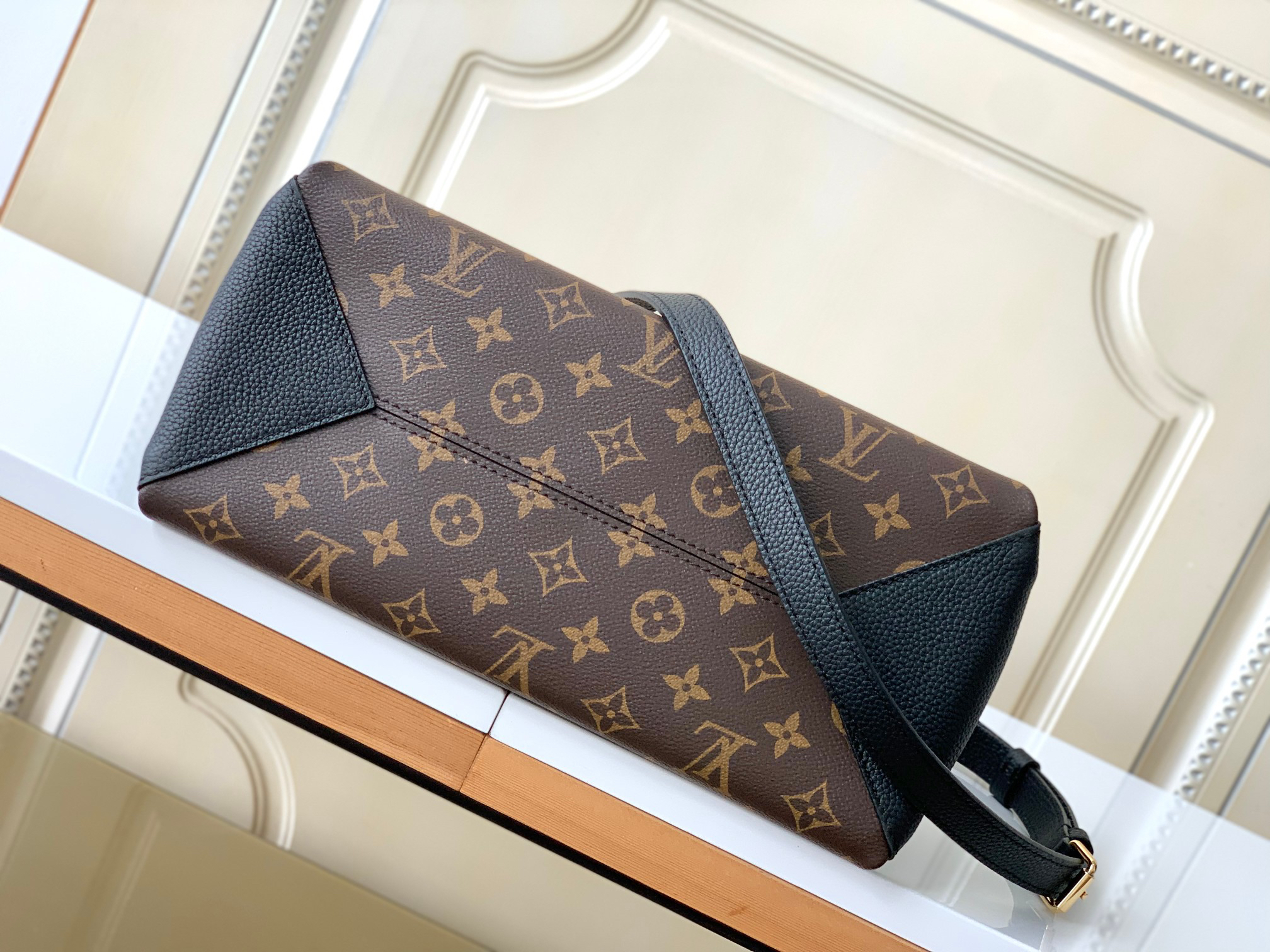 Louis Vuitton Opéra BB Top-Handle Handbag - Image 4