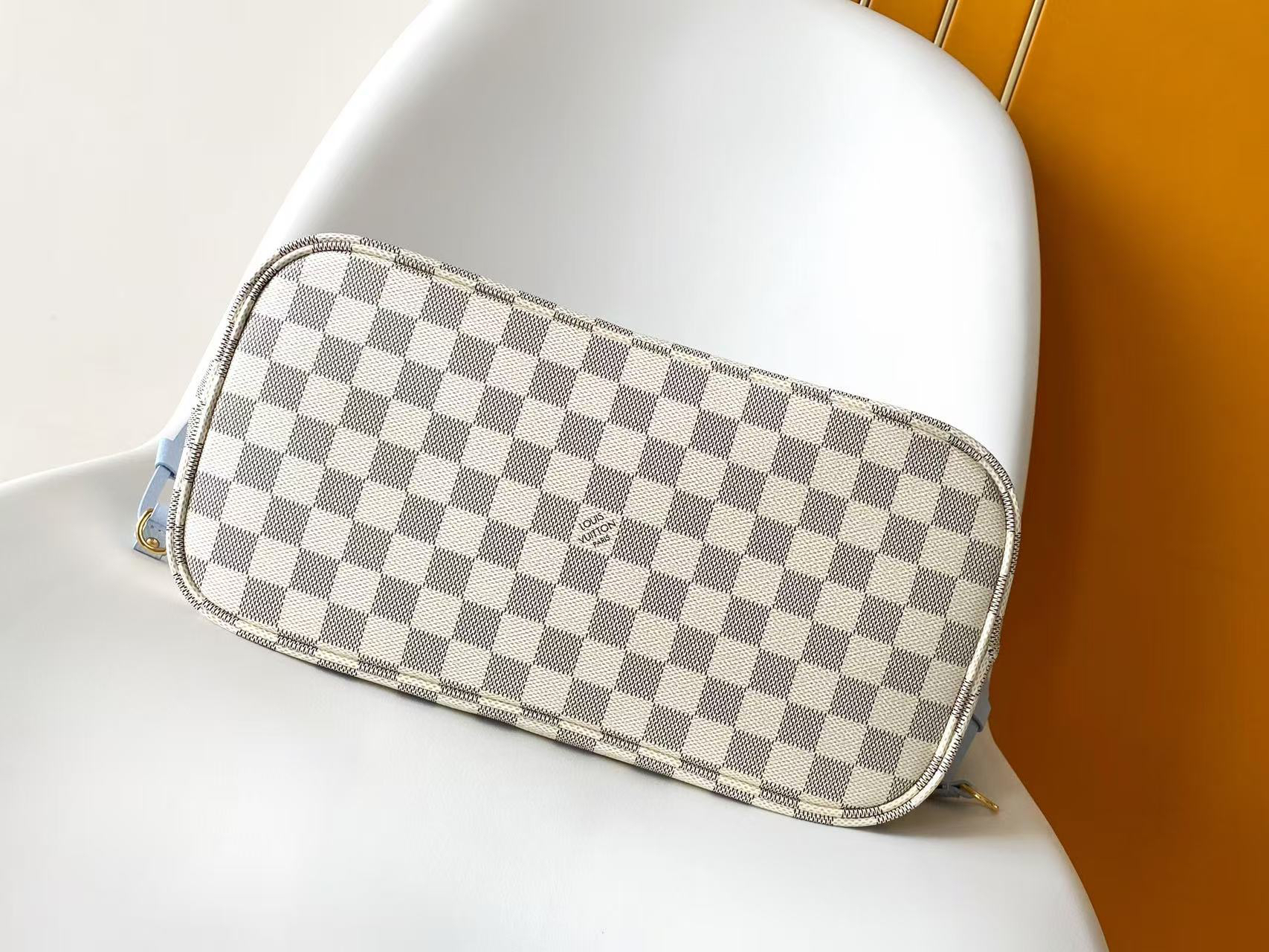 Louis Vuitton Neverfull Bandoulière Inside Out BB Handbag - Image 4