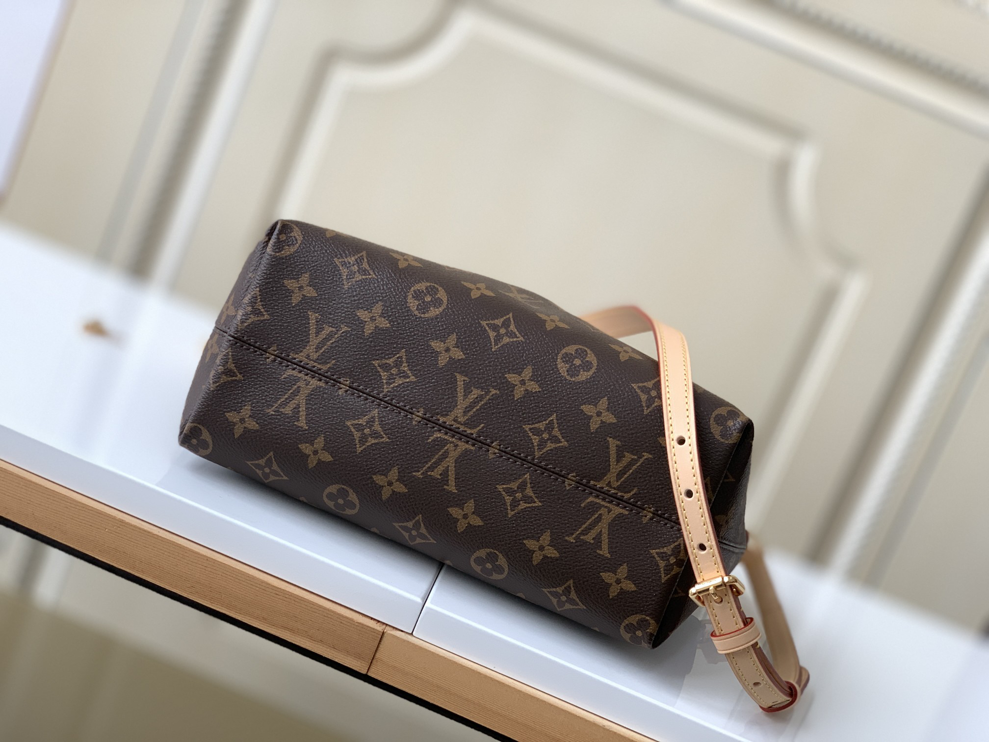 Louis Vuitton Boétie Small Zip Tote Bag M45986 - Image 4
