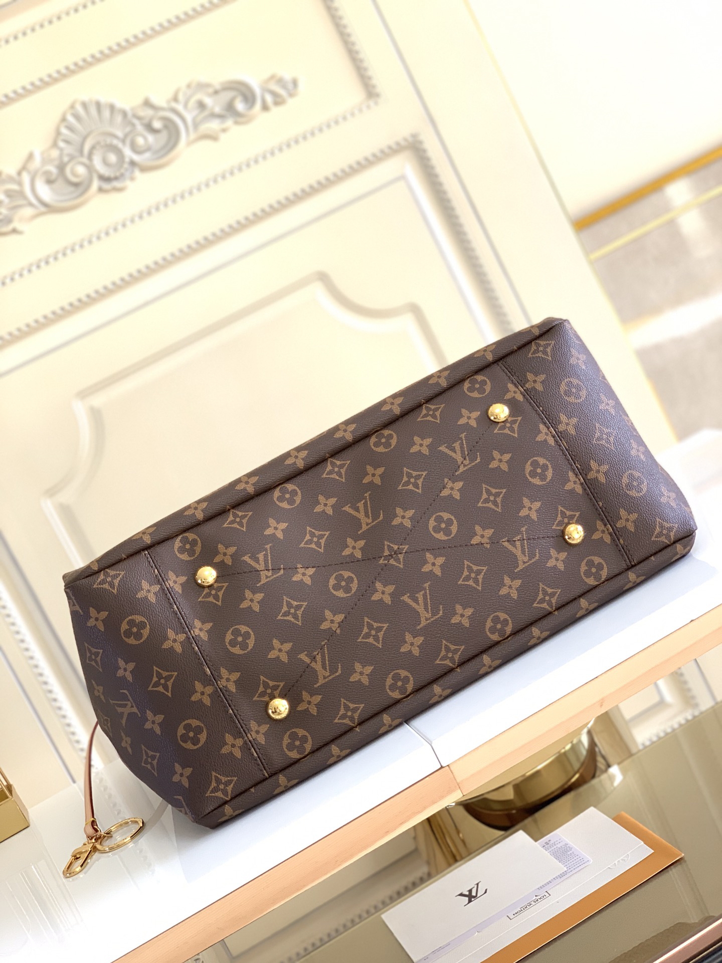 Louis Vuitton Artsy MM Handbag - Image 4
