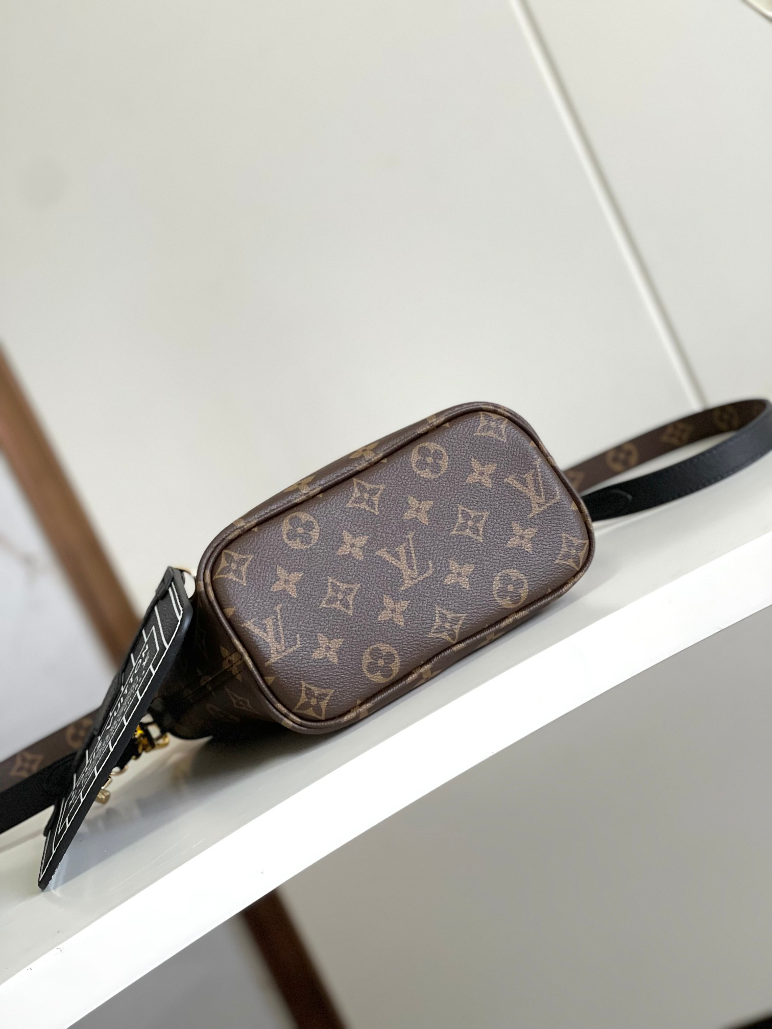 Louis Vuitton Neverfull BB Tote Bag, Damier Azur Canvas, Black, Small, M12099 - Image 4