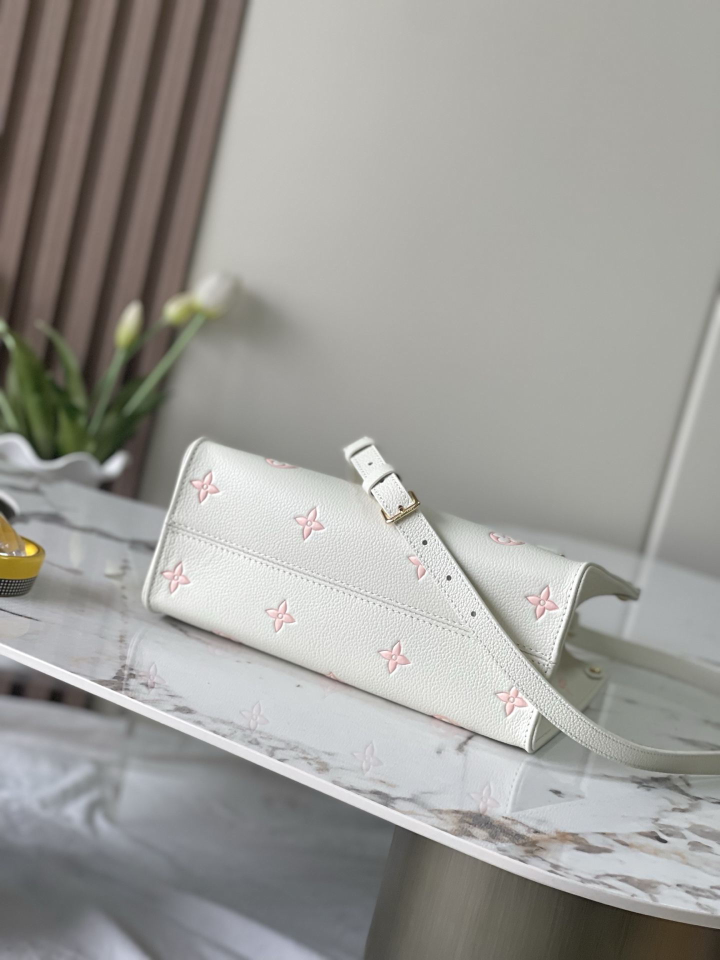 Louis Vuitton OnTheGo PM Tote Bag in Cream and Peach Pink Monogram Empreinte Leather - Image 4
